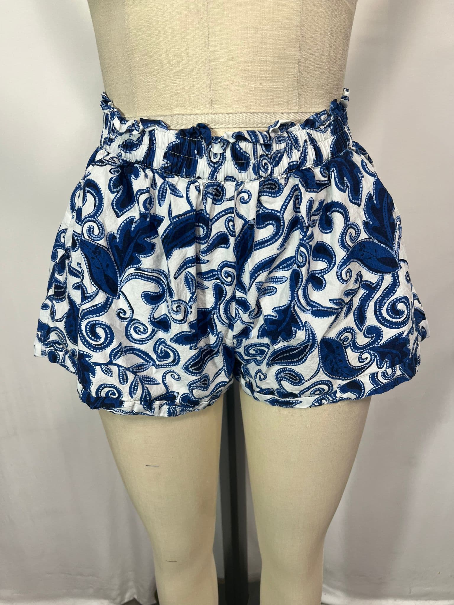 Savannah Short In Azulejo - Image 3