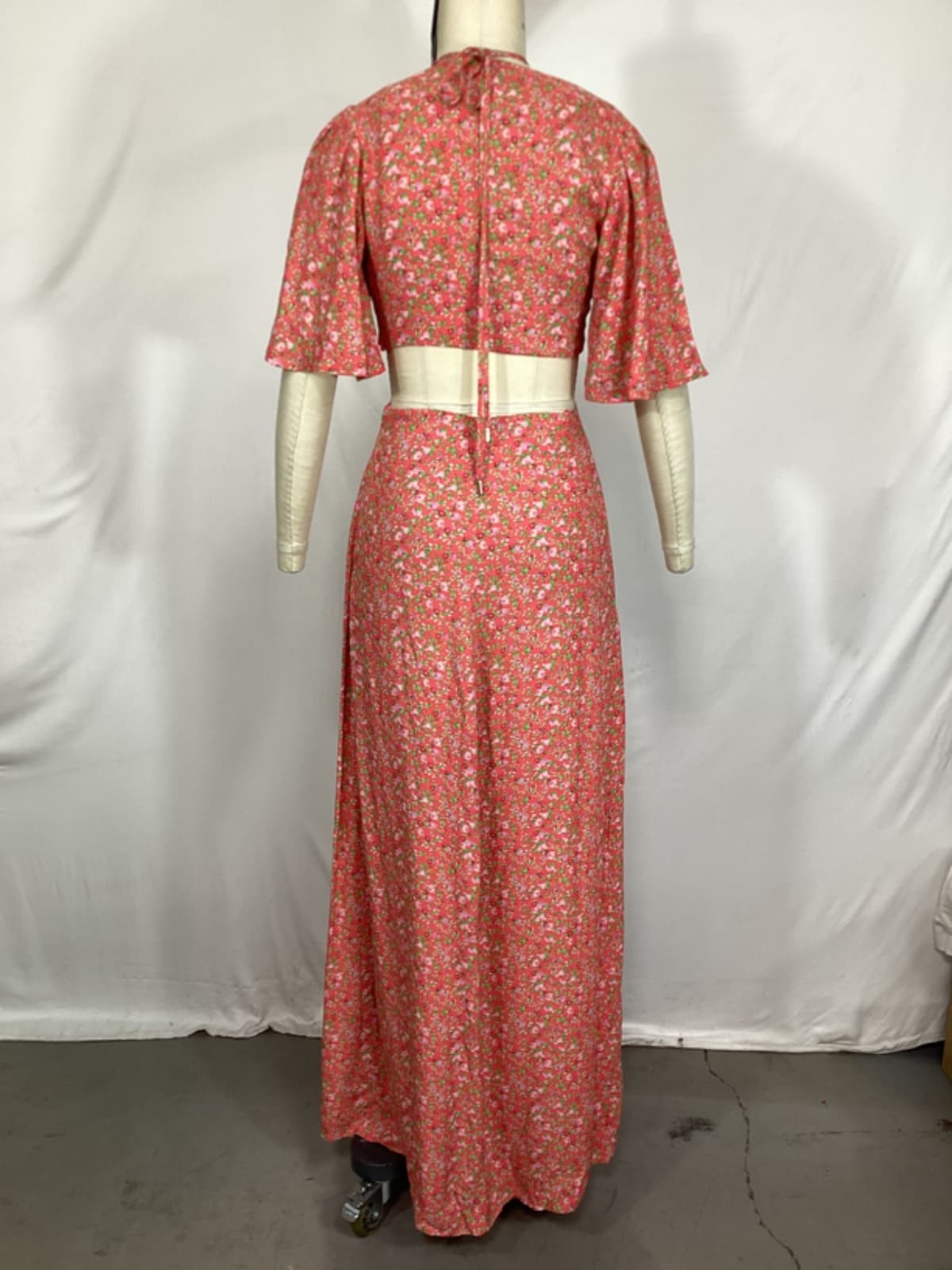 Savvy Midi Dress In Red Ditsy - Image 3
