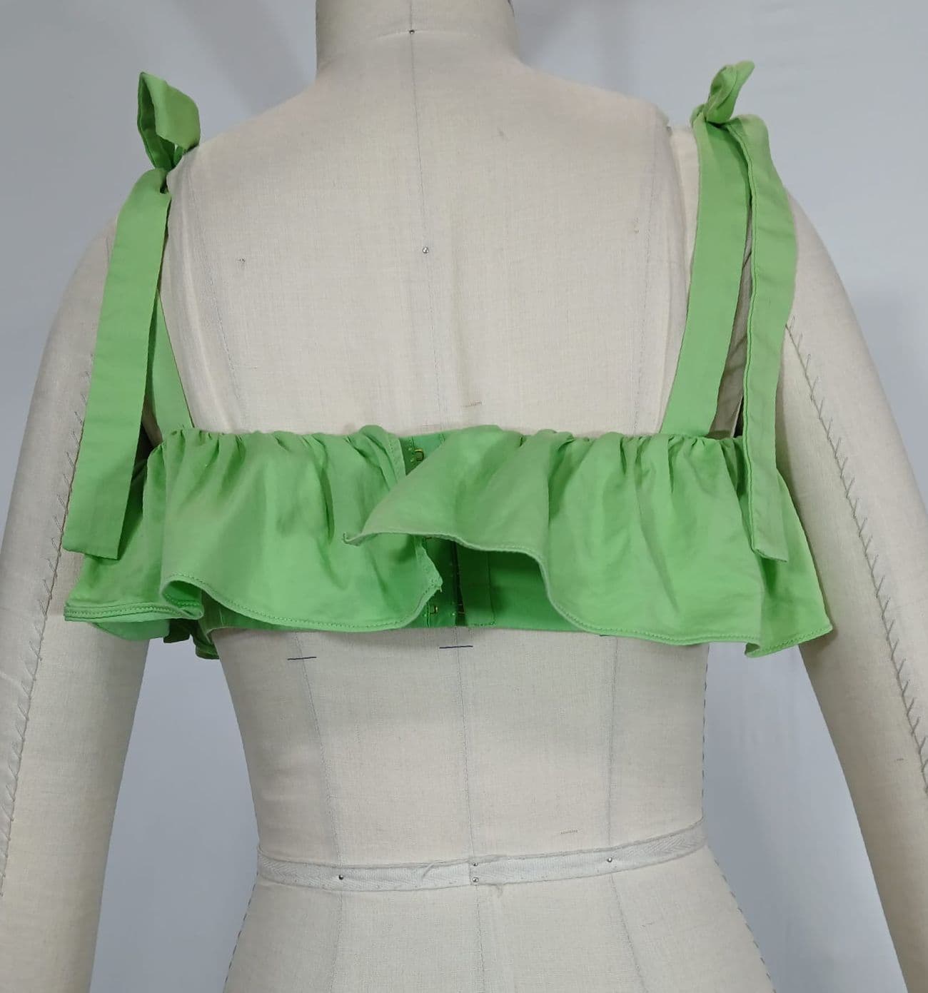 Brittany Crop Top In Green - Image 3