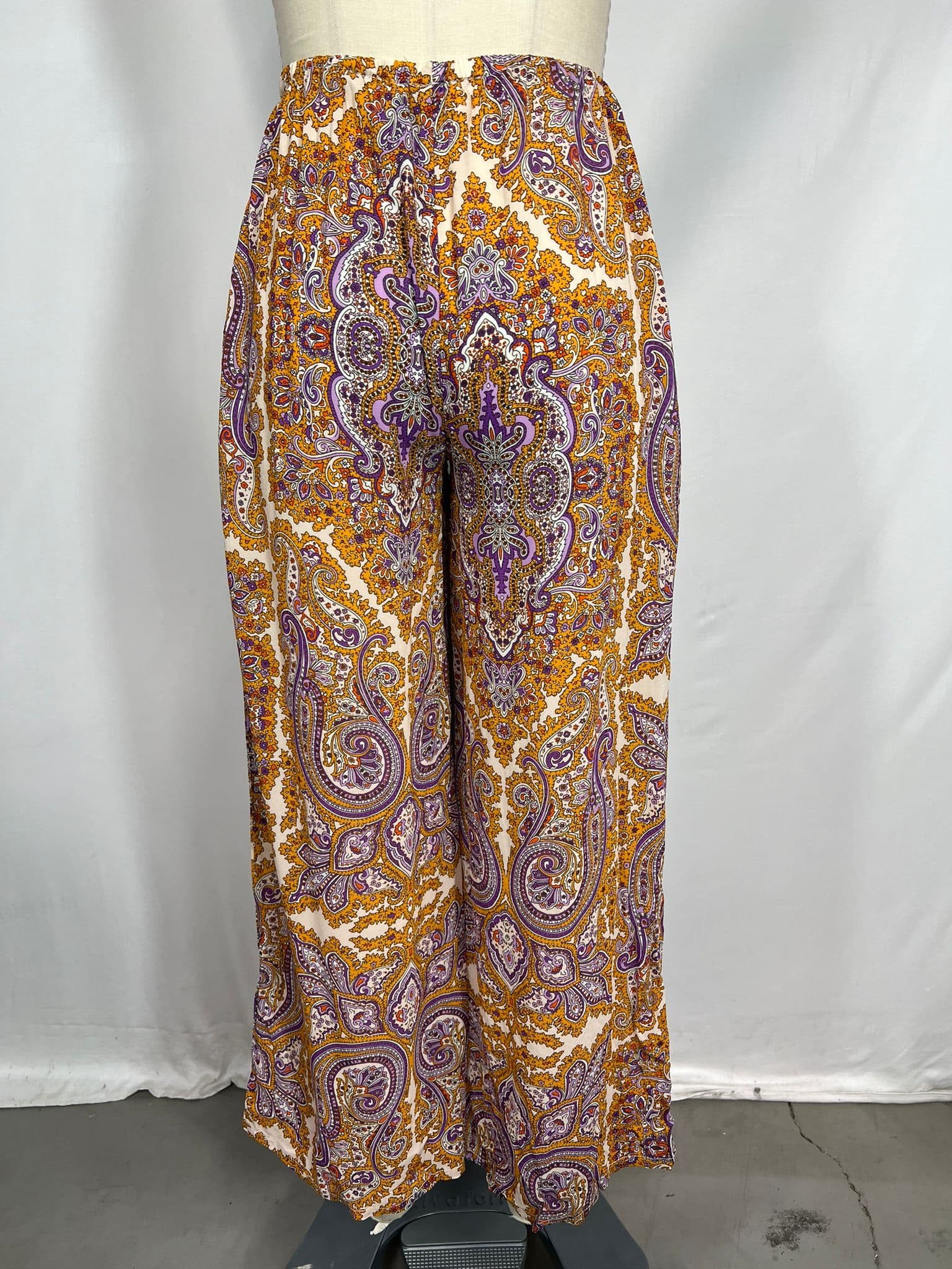Palma Pant In Aria Multi Paisley - Image 3