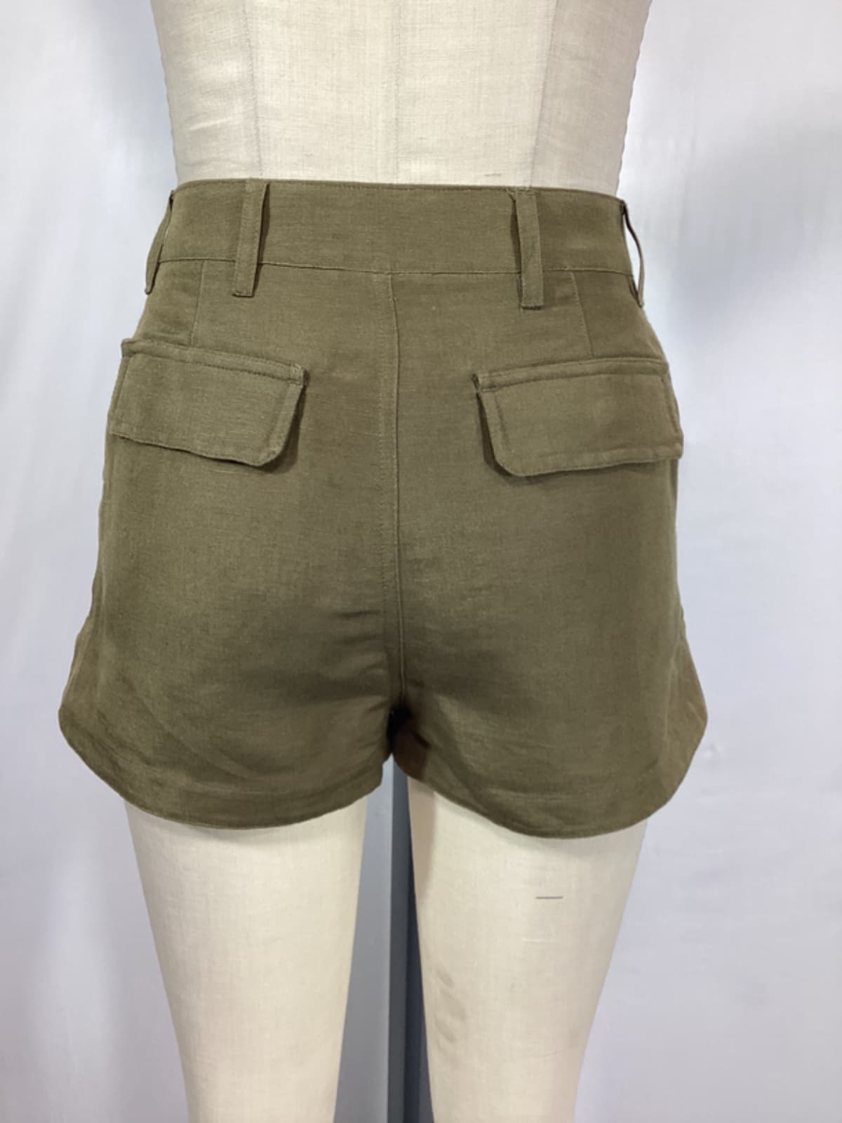 The Samy Short In Olive Green - Image 4