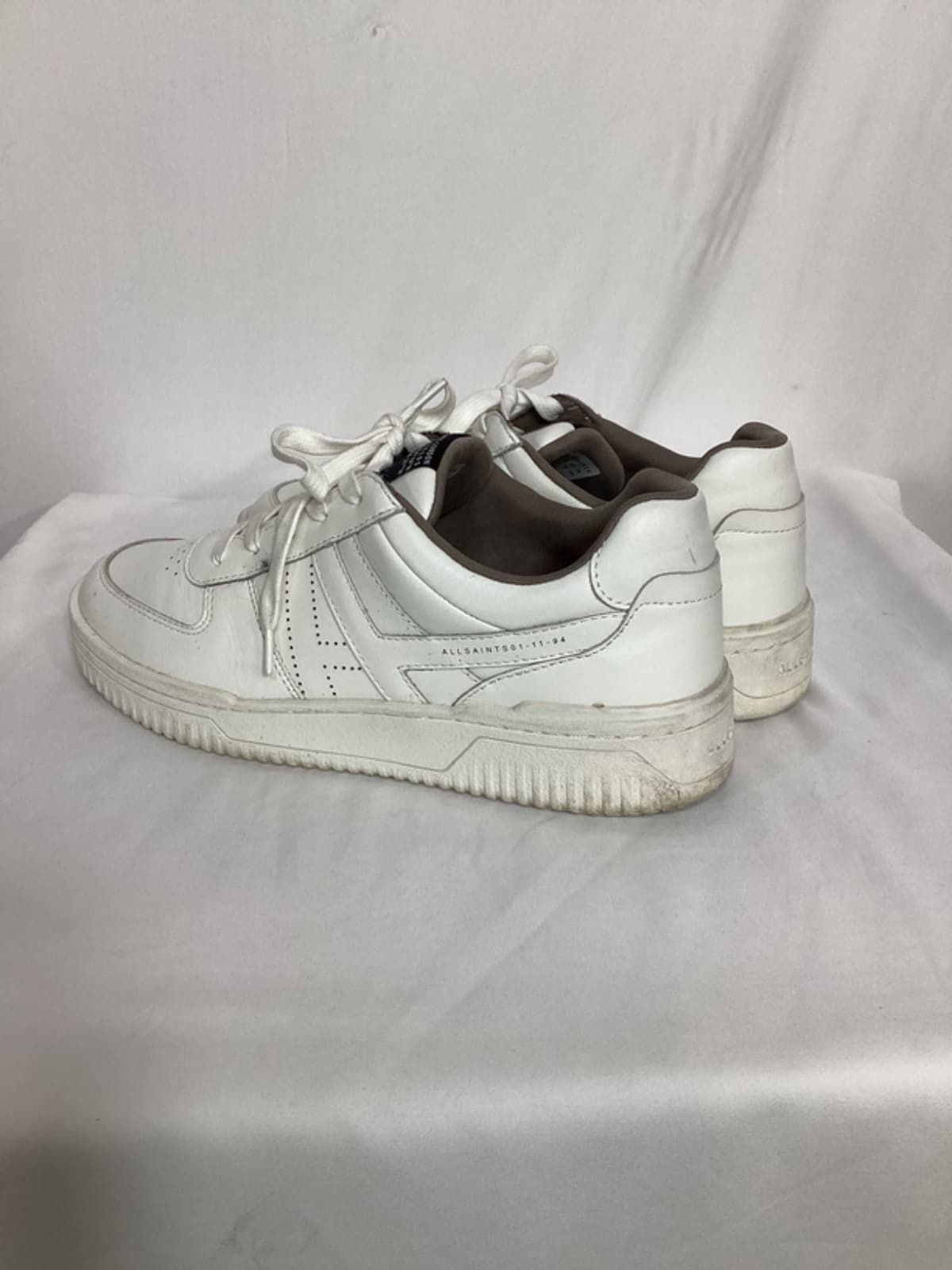 Vix Sneaker In White - Image 3