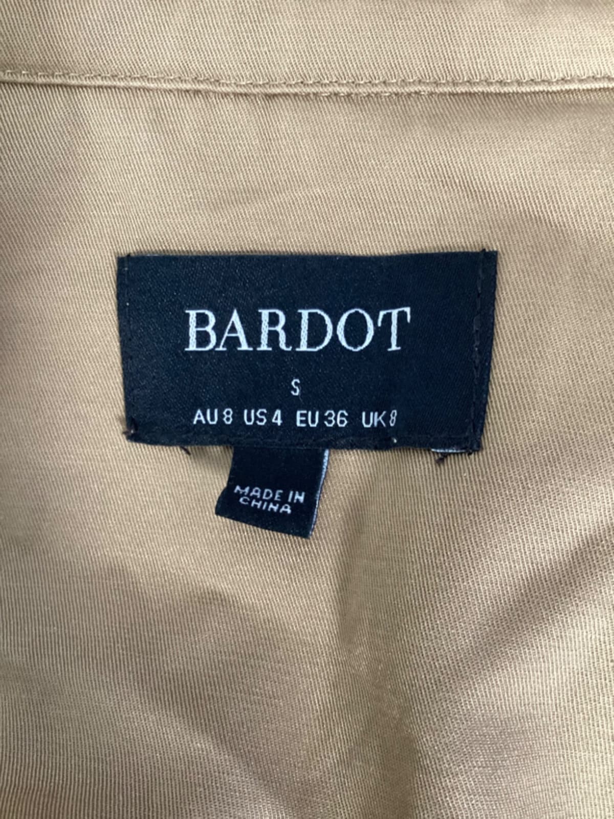 The Classic Trench In Tan - Image 3