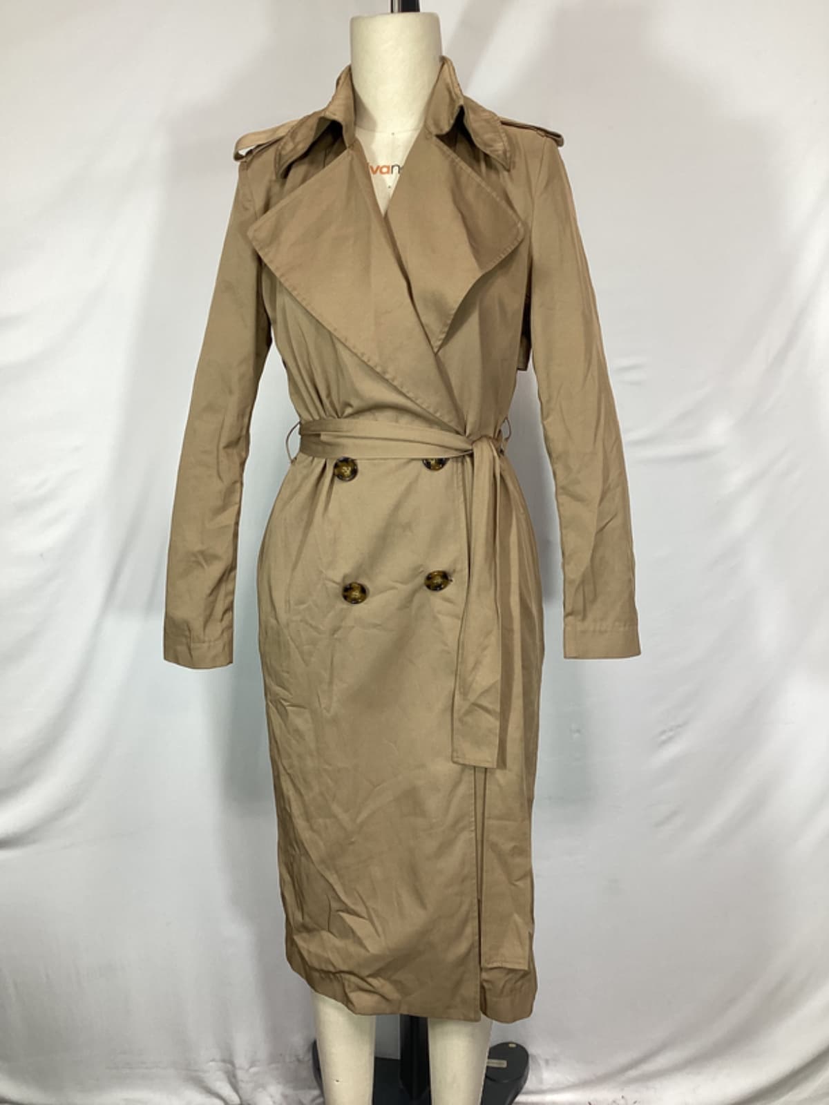 The Classic Trench In Tan - Image 4