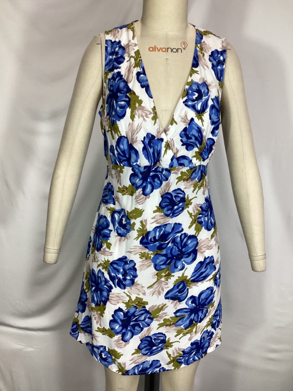 Penne Mini Dress In Isadora Floral Navy - Image 4