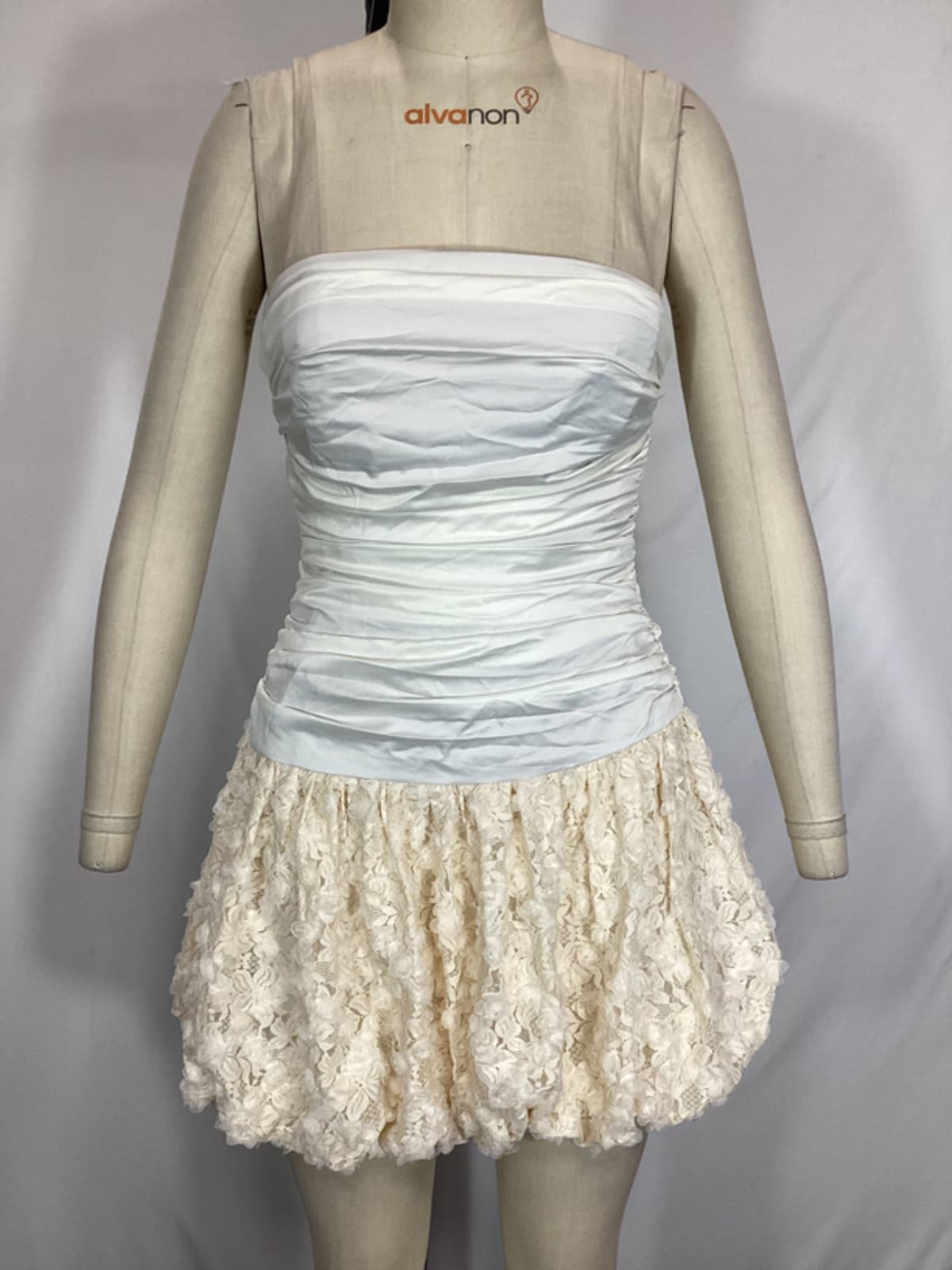 Ileisha Mini Dress In Ivory - Image 3
