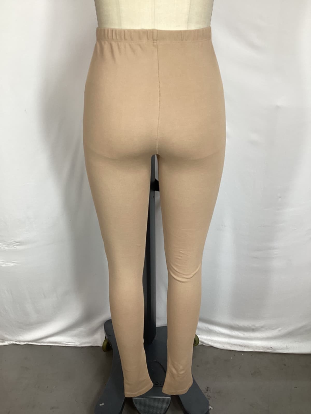 Larissa Pant - Image 2
