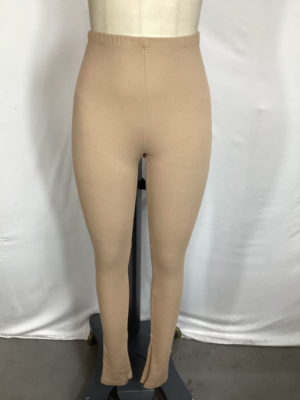Larissa Pant - Image 3