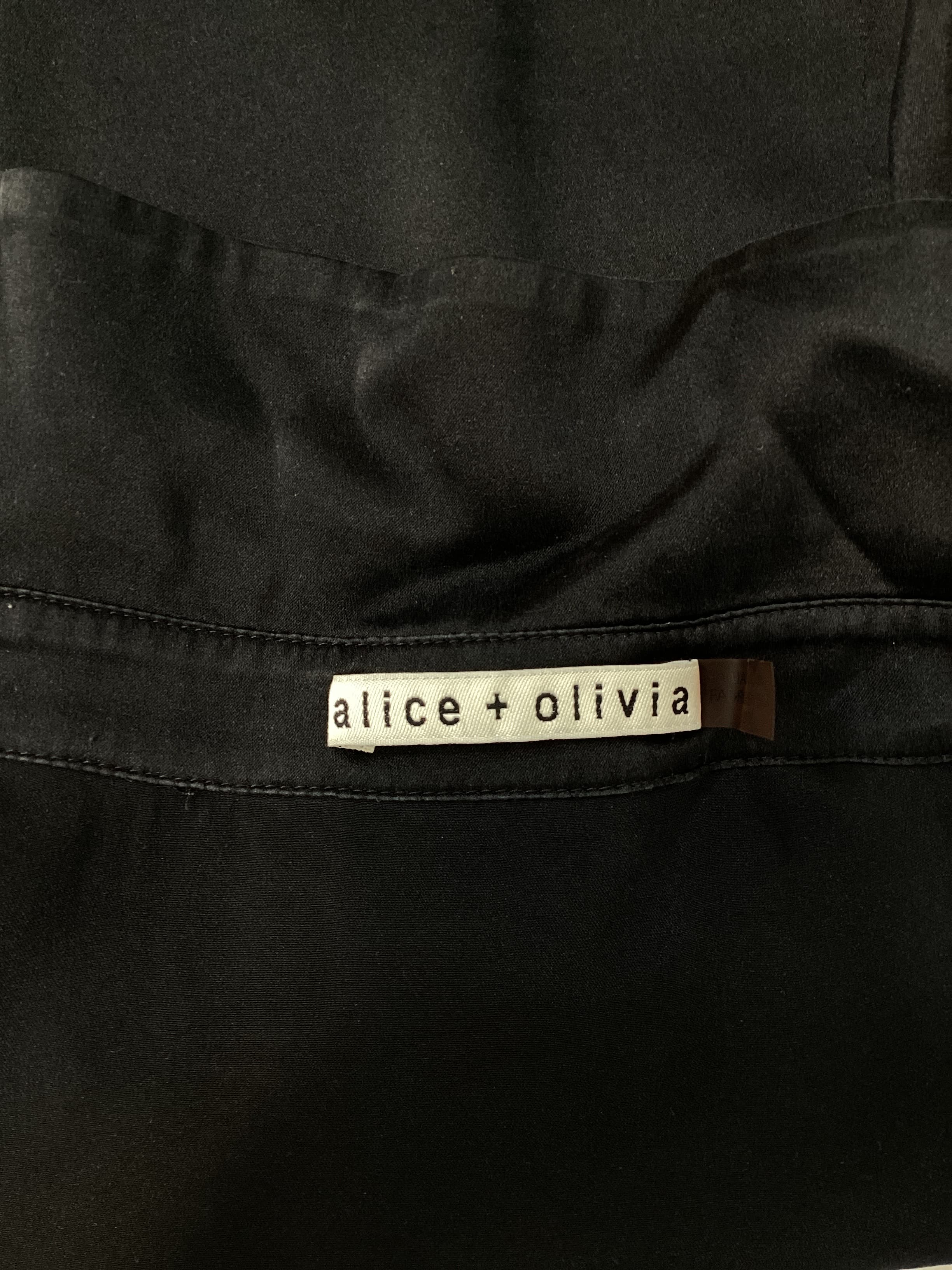 Willa Fitted Placket Top - Image 3
