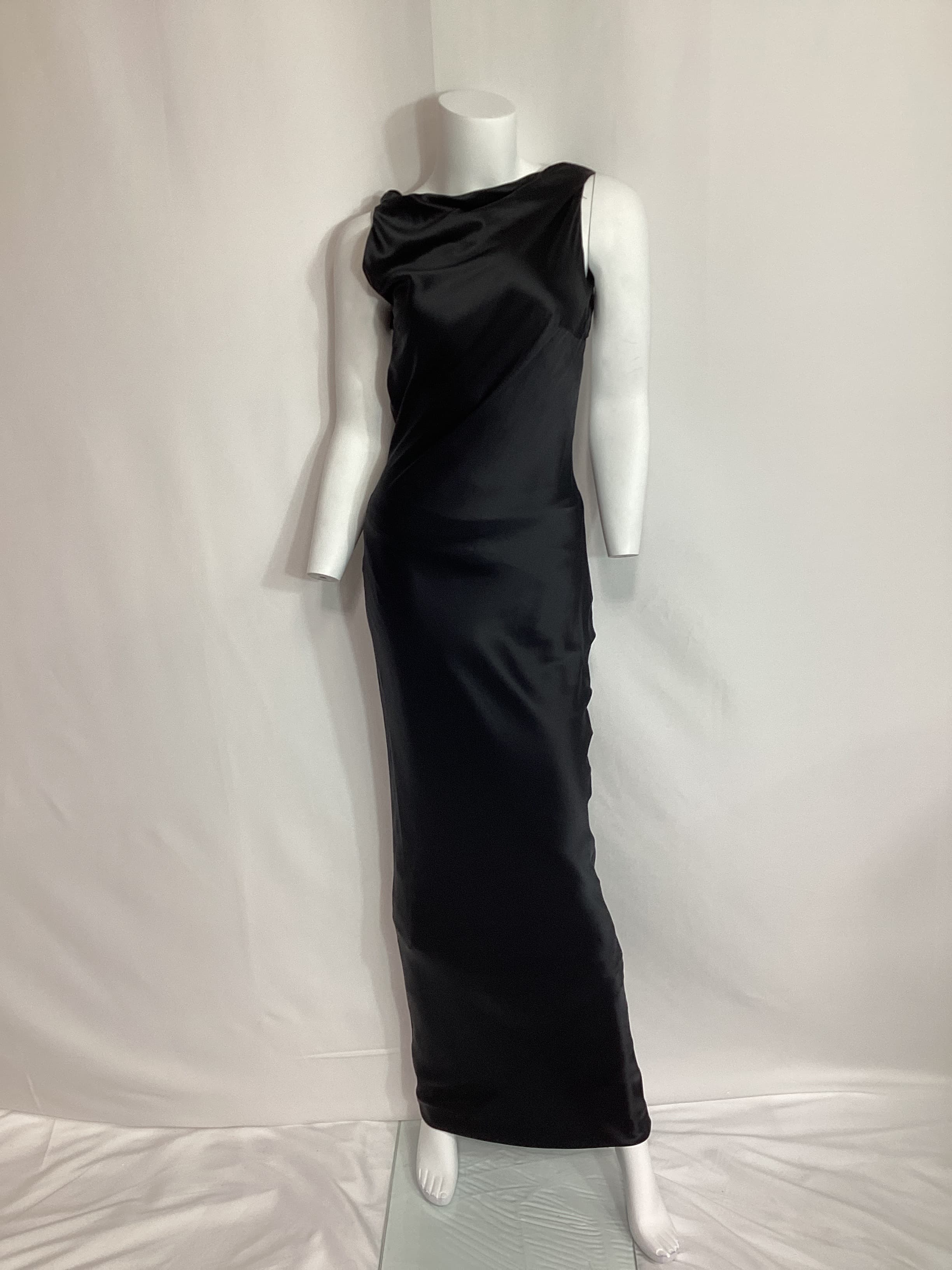 Pierre Gown In Black - Image 2