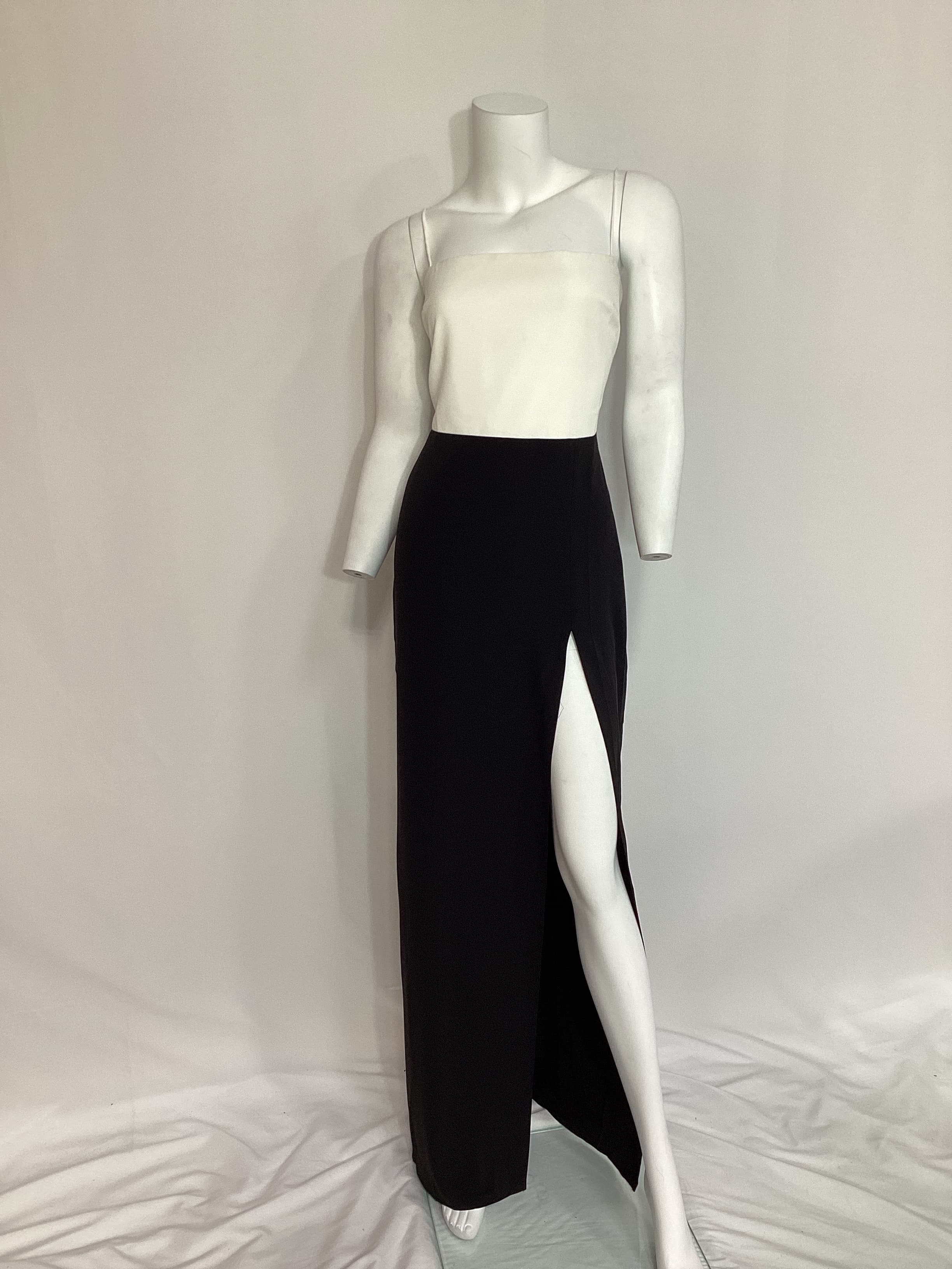 Amanda Uprichard X Revolve Avani Gown In Black & Ivory - Image 3