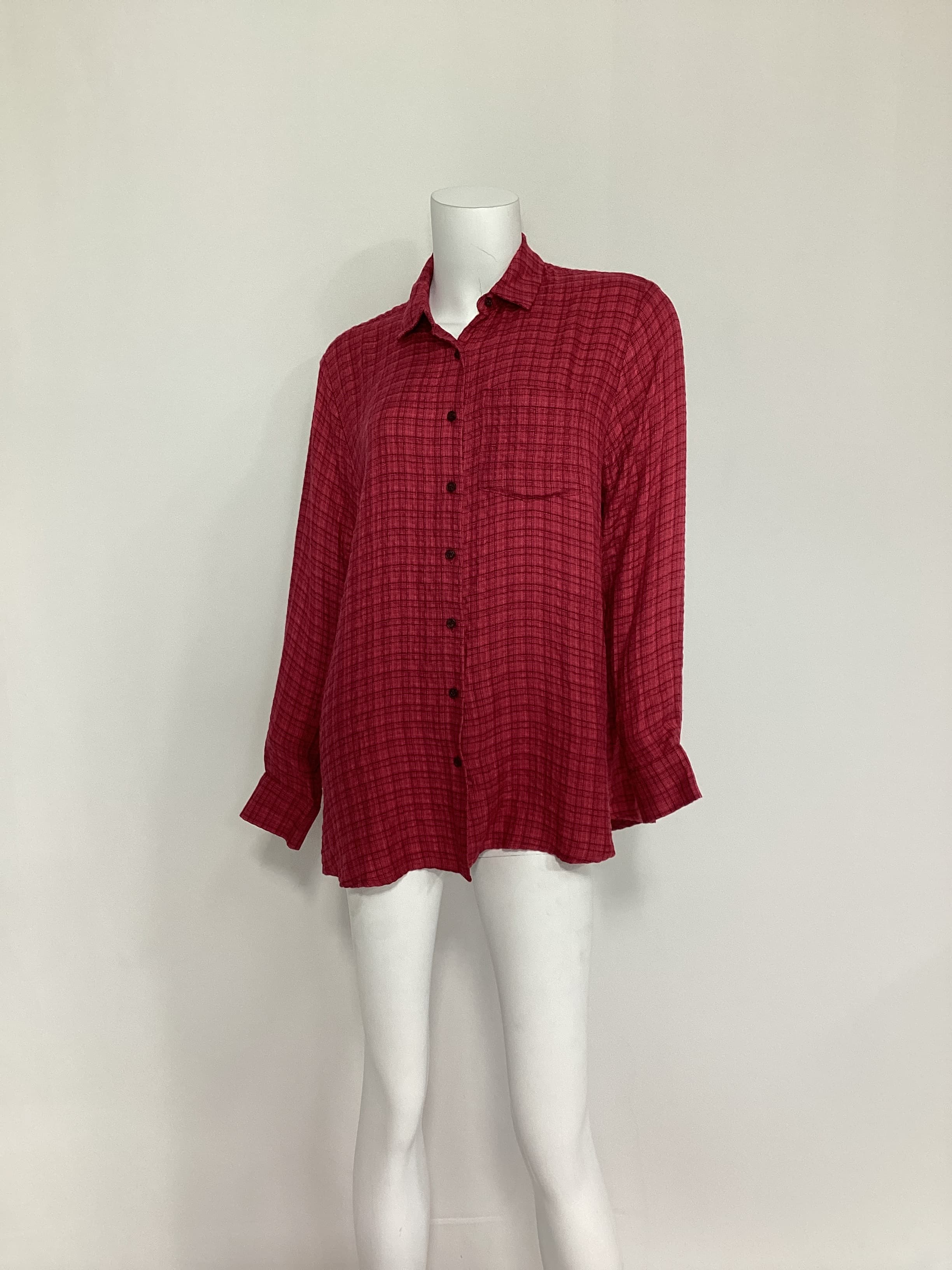 The Boyfriend Shirt In Red Plaid - Image 4