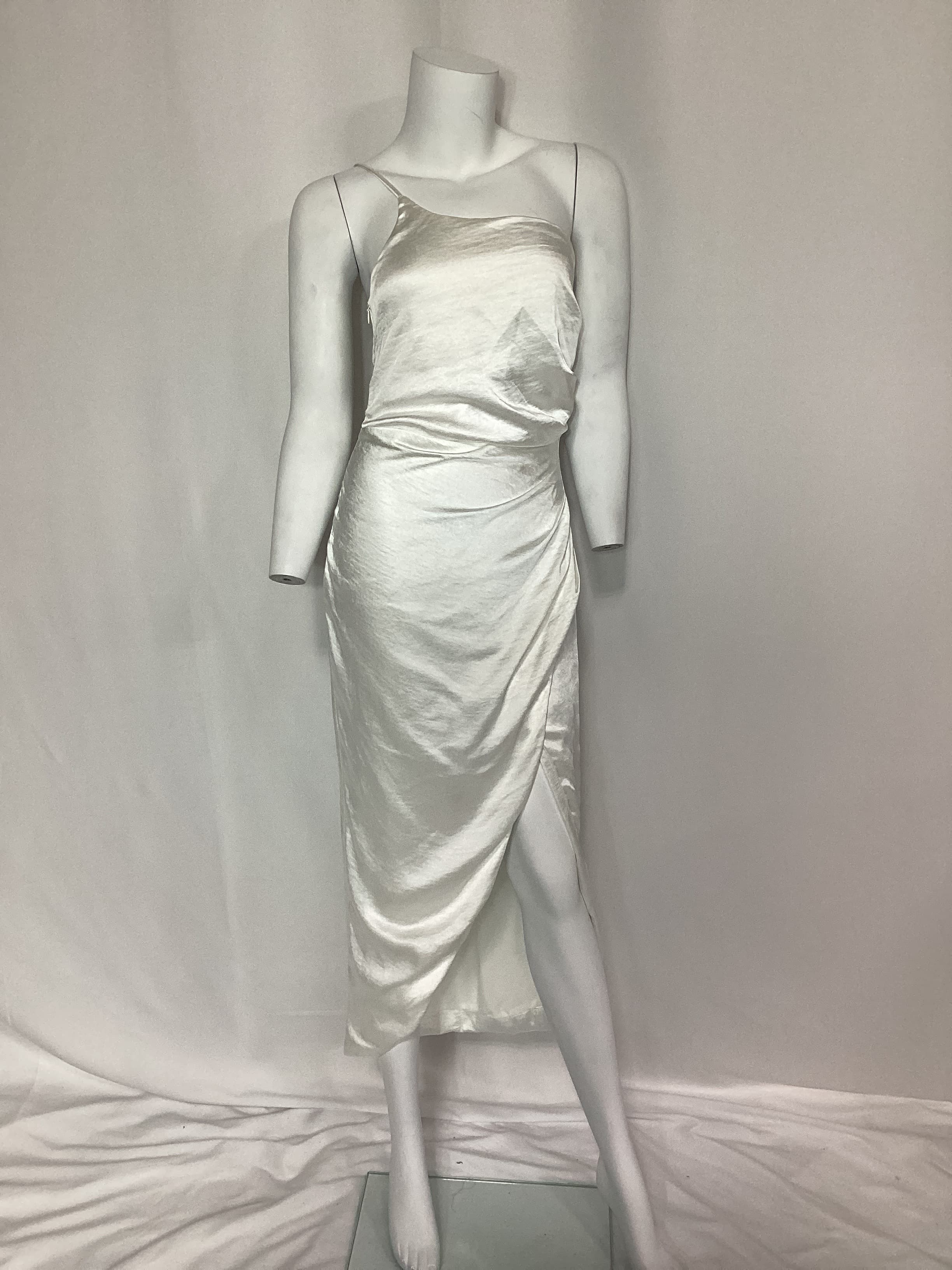 Isabelle Dress In Ivory - Image 3