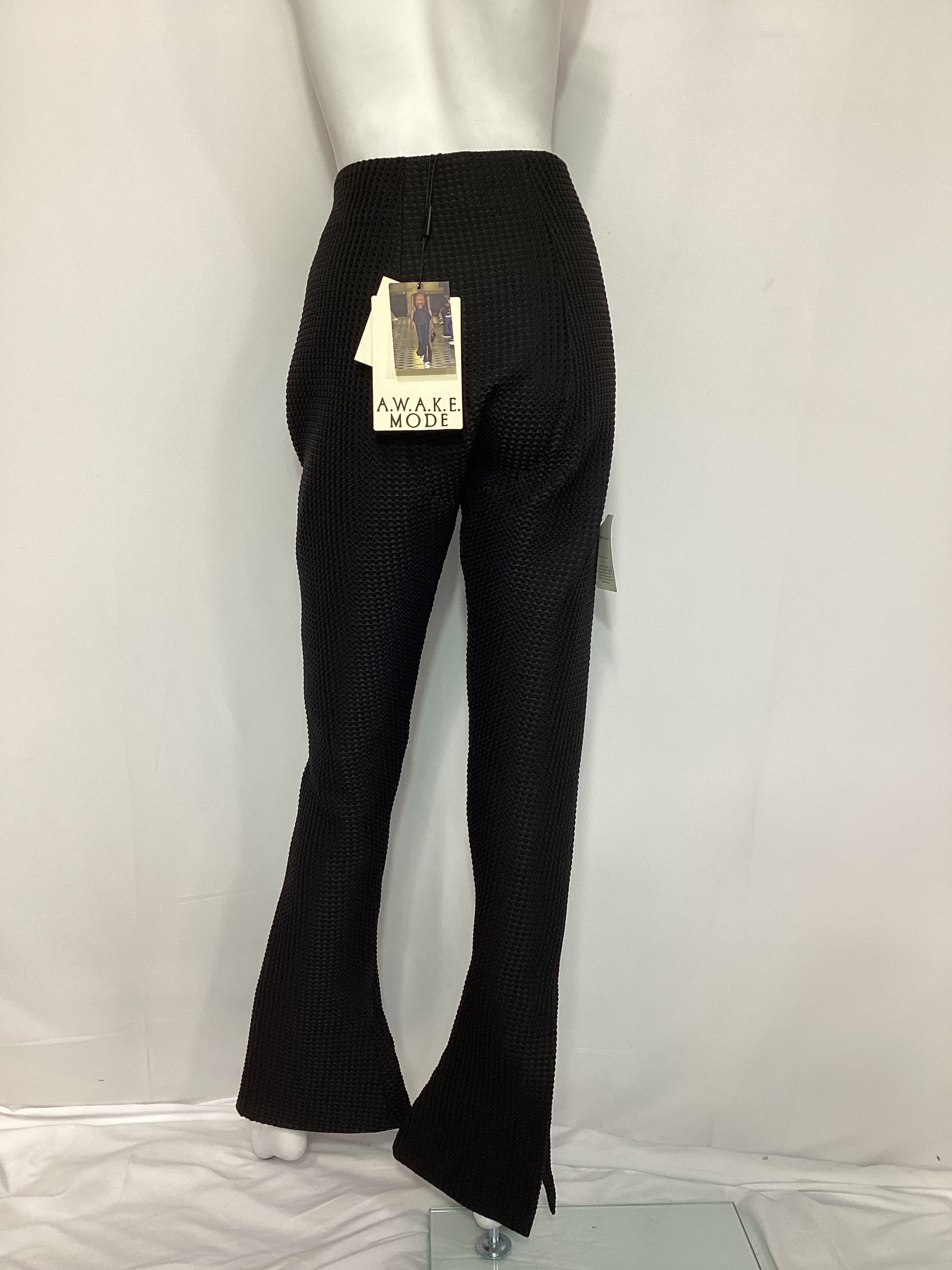 Asymmetric Slit-Detailed Waffle Knit - Image 4