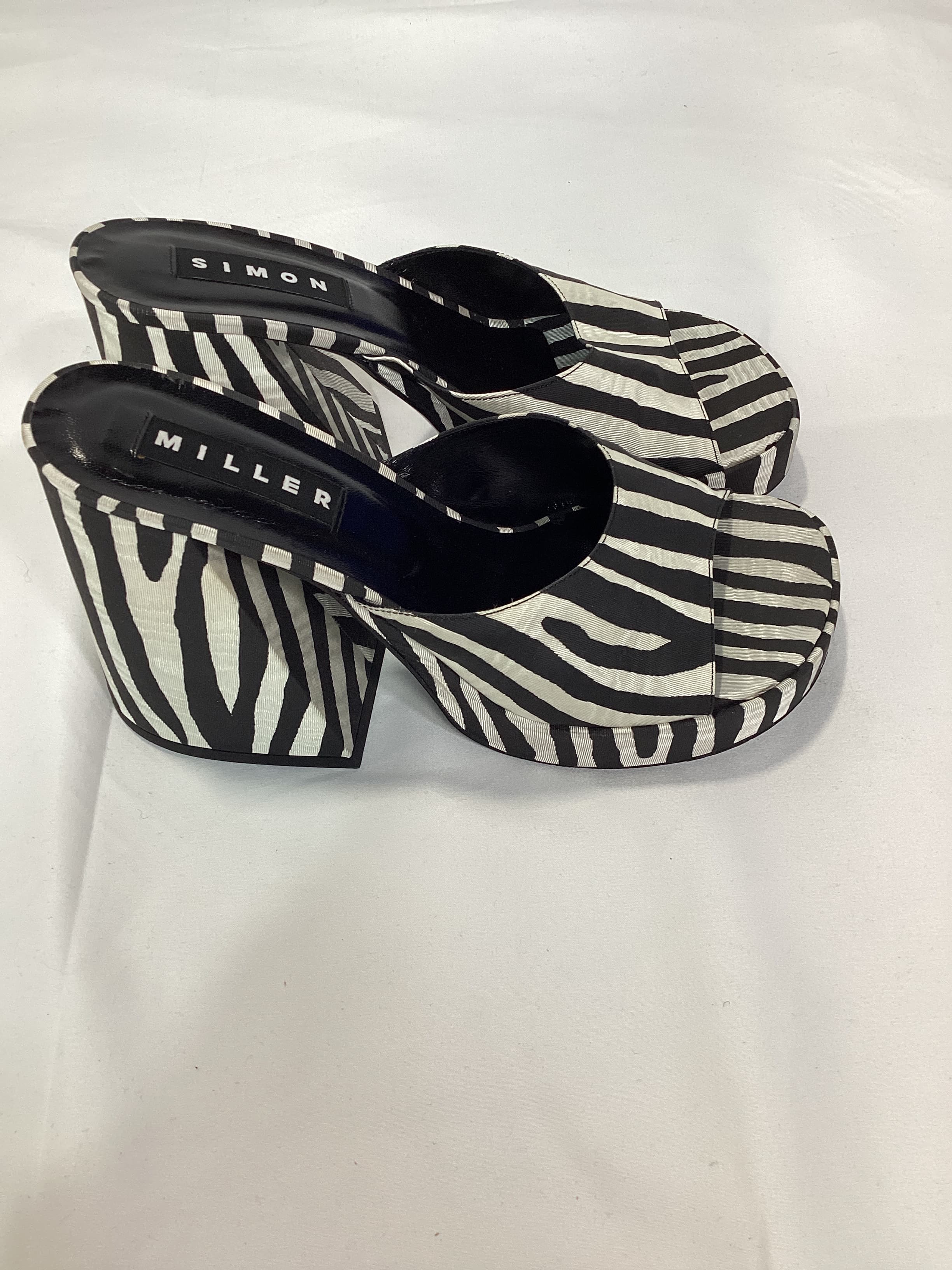 Striped Slides - Image 3