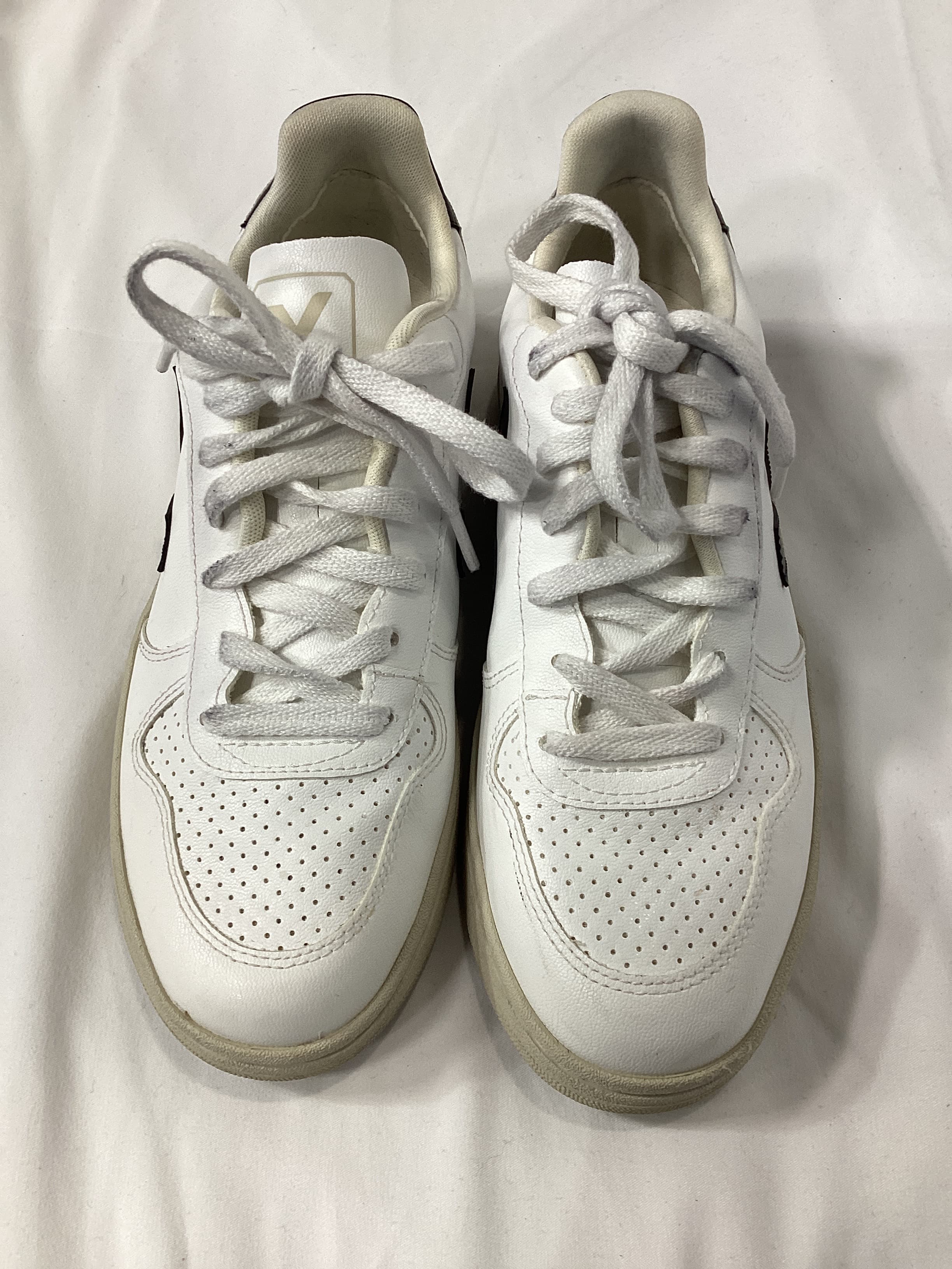 V-10 Sneaker In Extra White & Black - Image 4