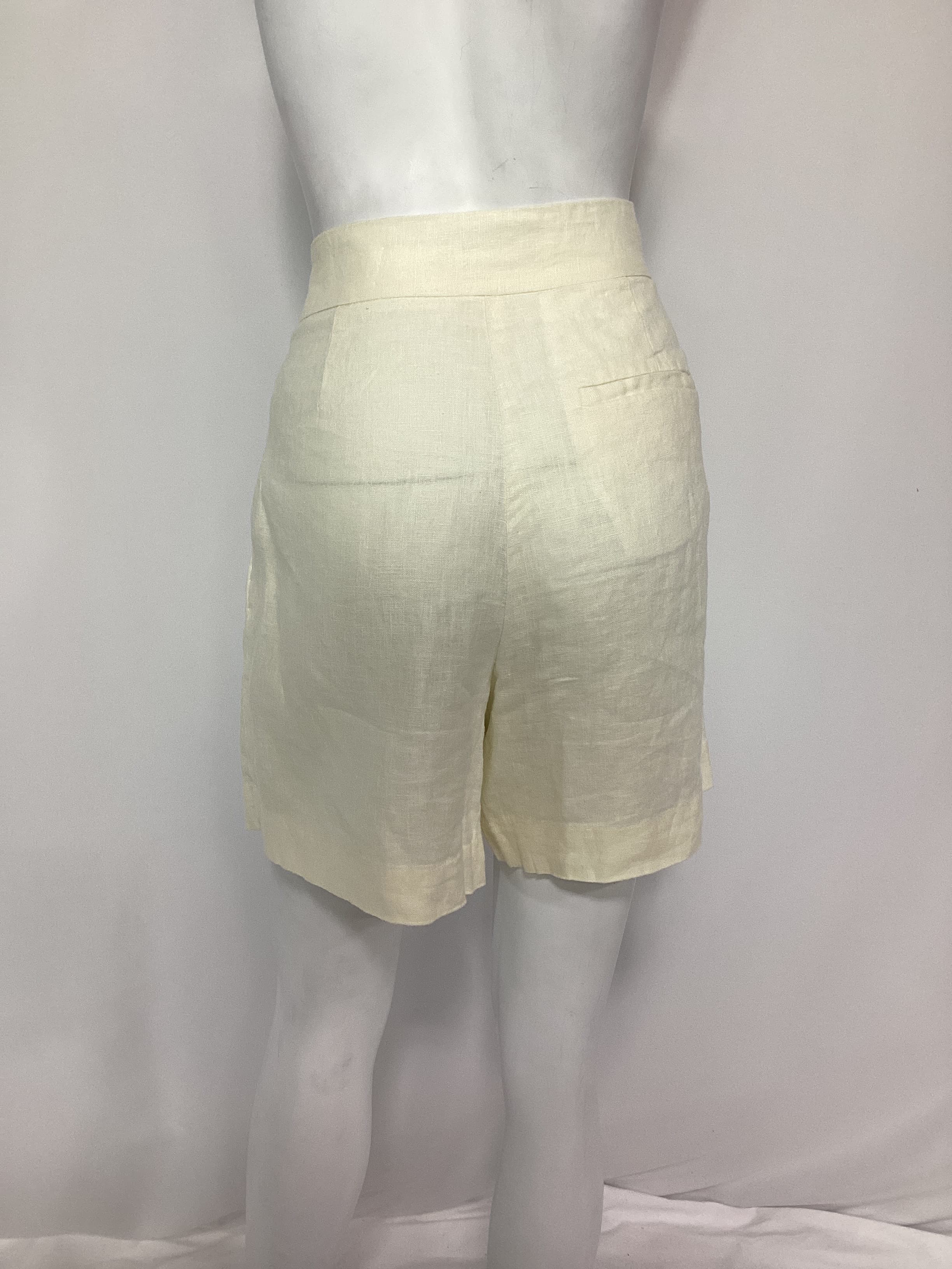 Carinne Short In Creme - Image 2