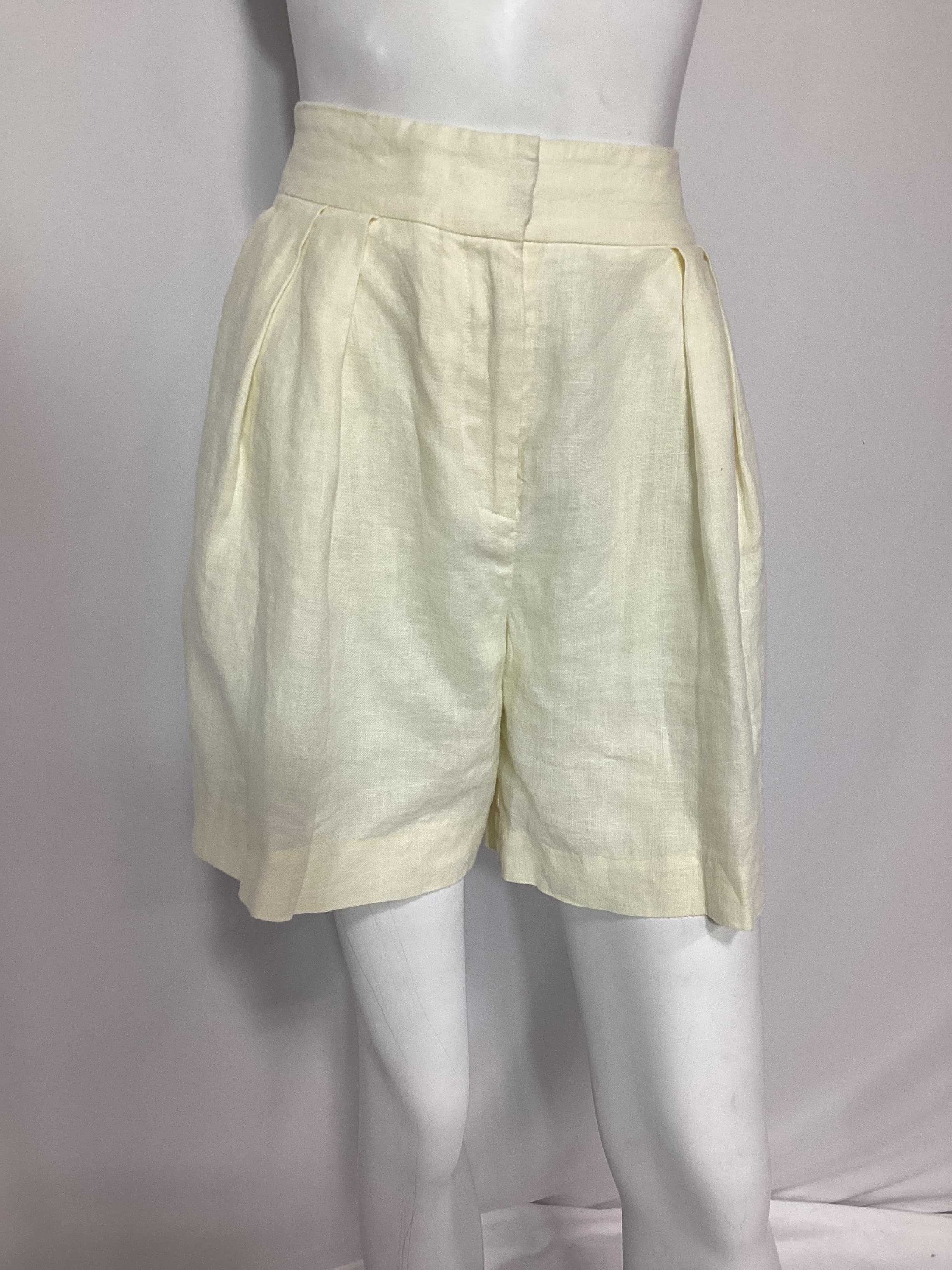 Carinne Short In Creme - Image 3
