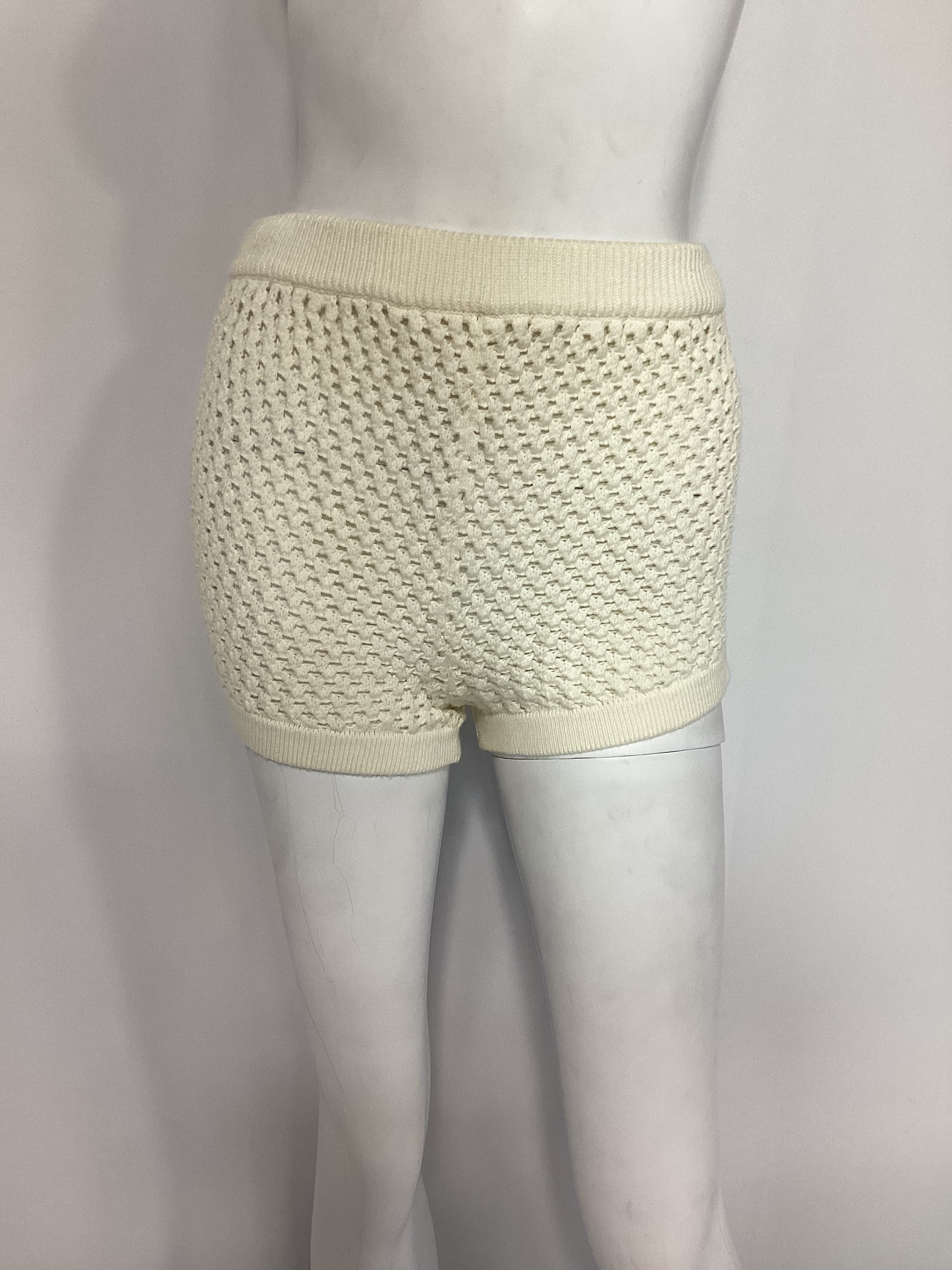 Nerina Crochet Hot Short - Image 3