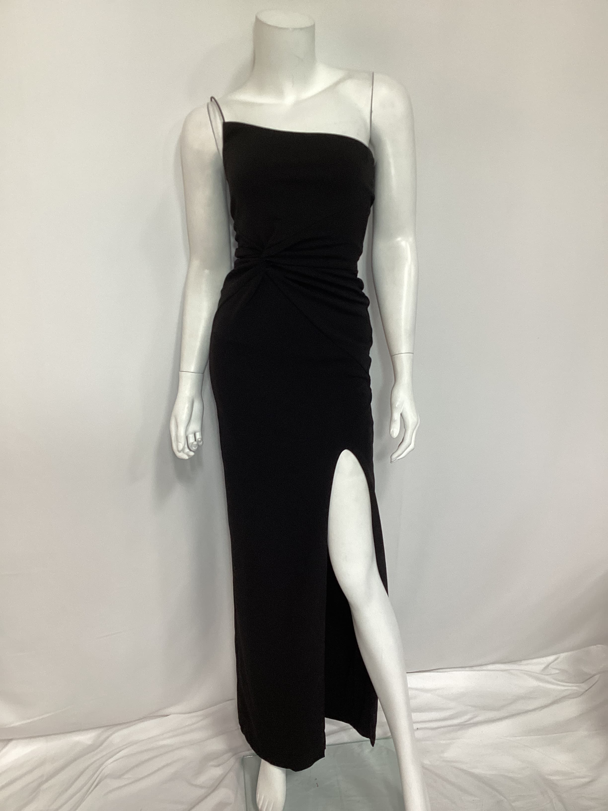 Lust One Shoulder Gown In Black - Image 4