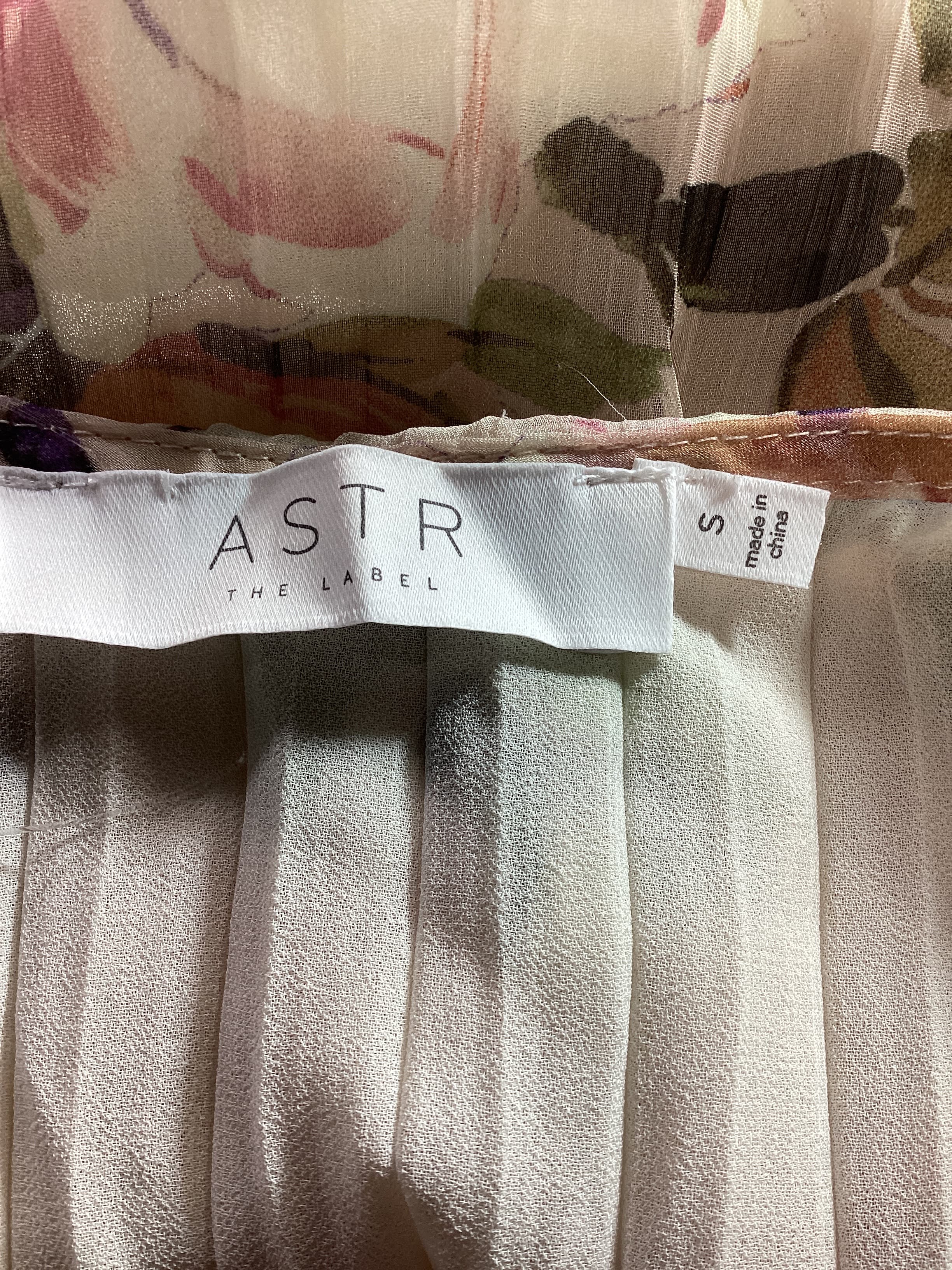 Revery Dress In Cream Pink Floral - Image 4