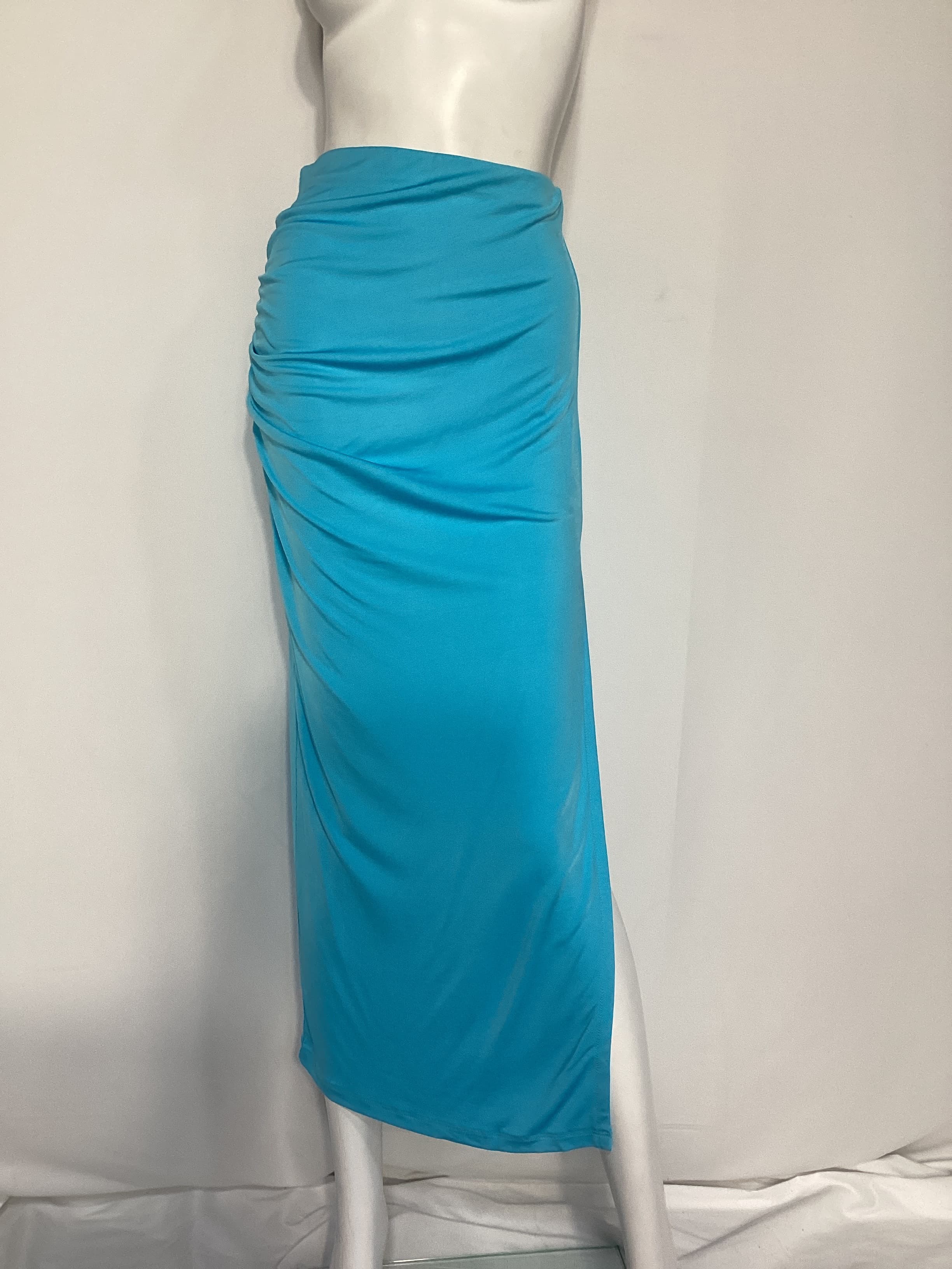 Solid Side Gathered Slit Skirt In Aquarium - Image 3