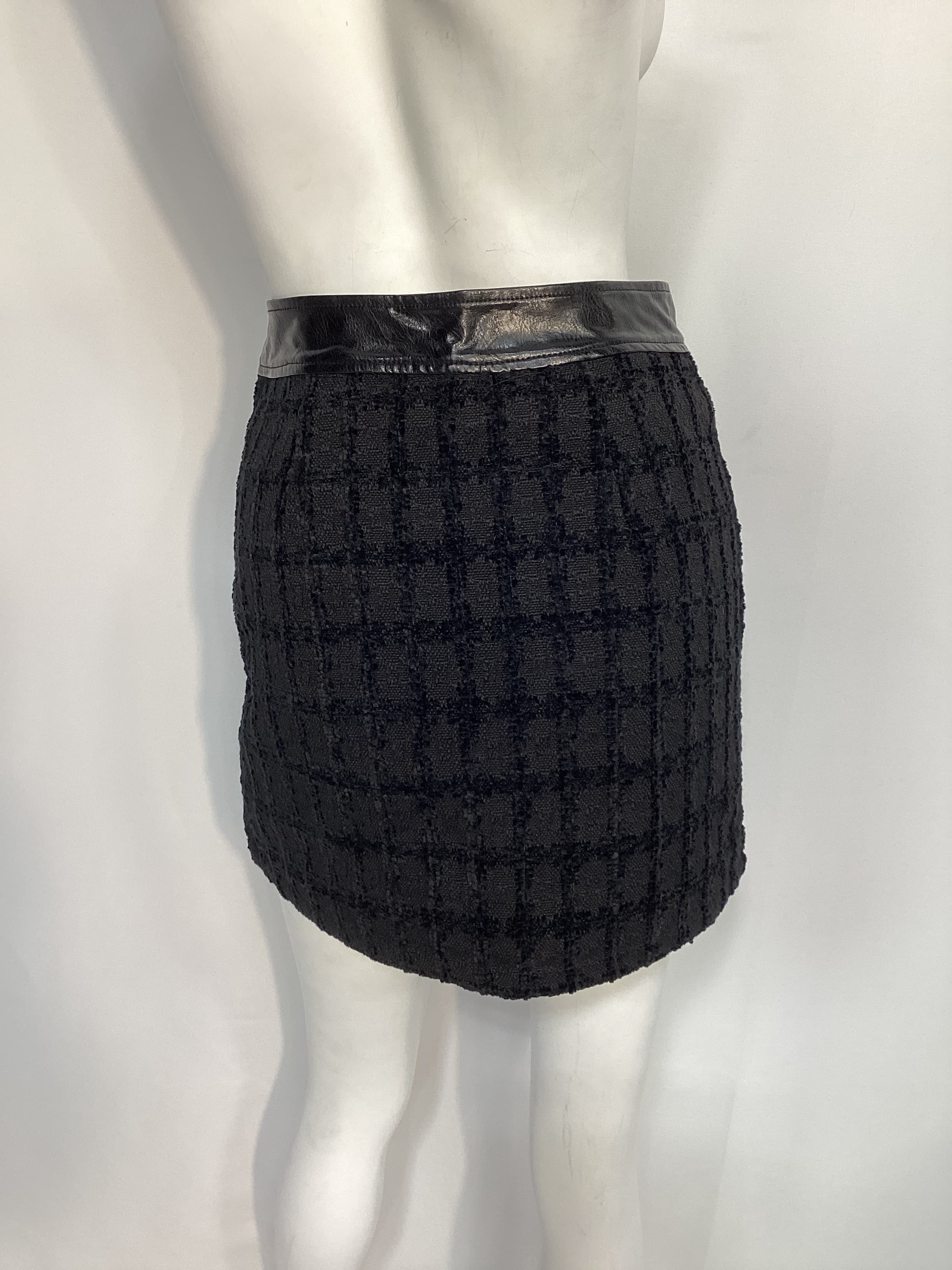 Melbrooke Mini Skirt - Image 4