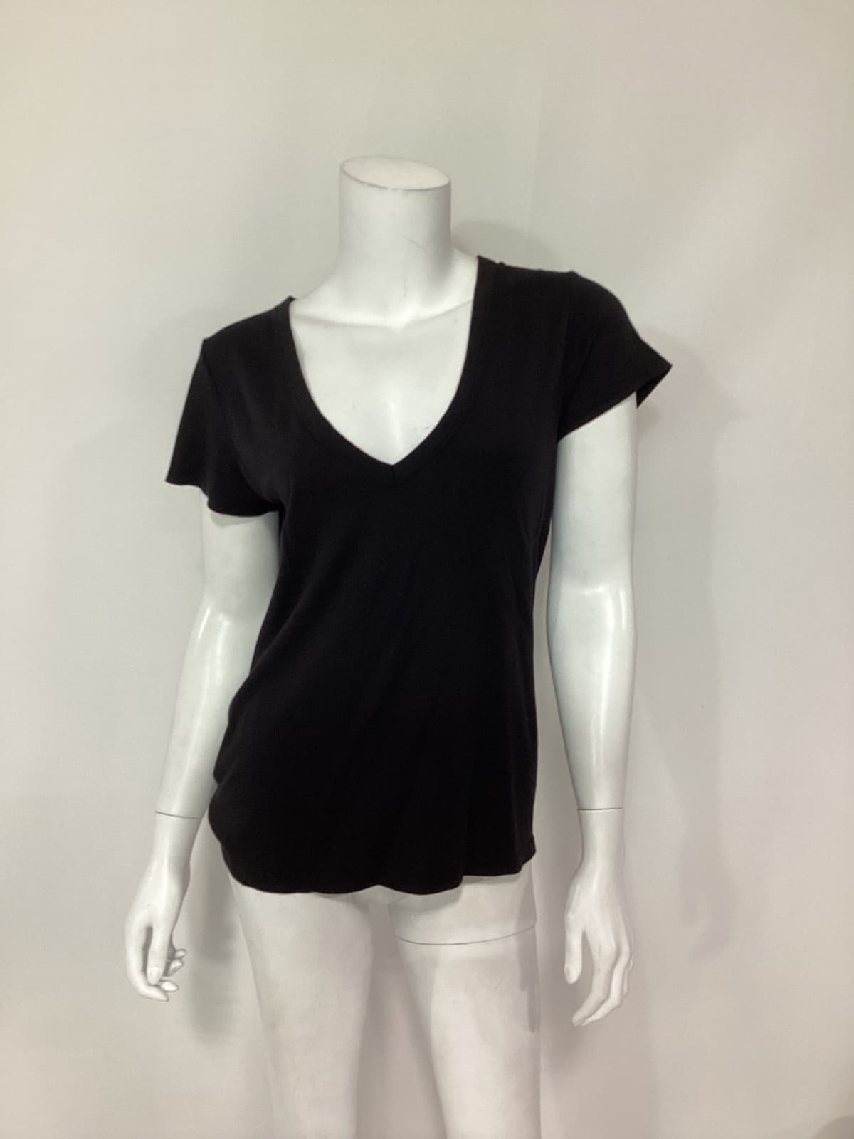 Perfect V Tee In Black - Image 3