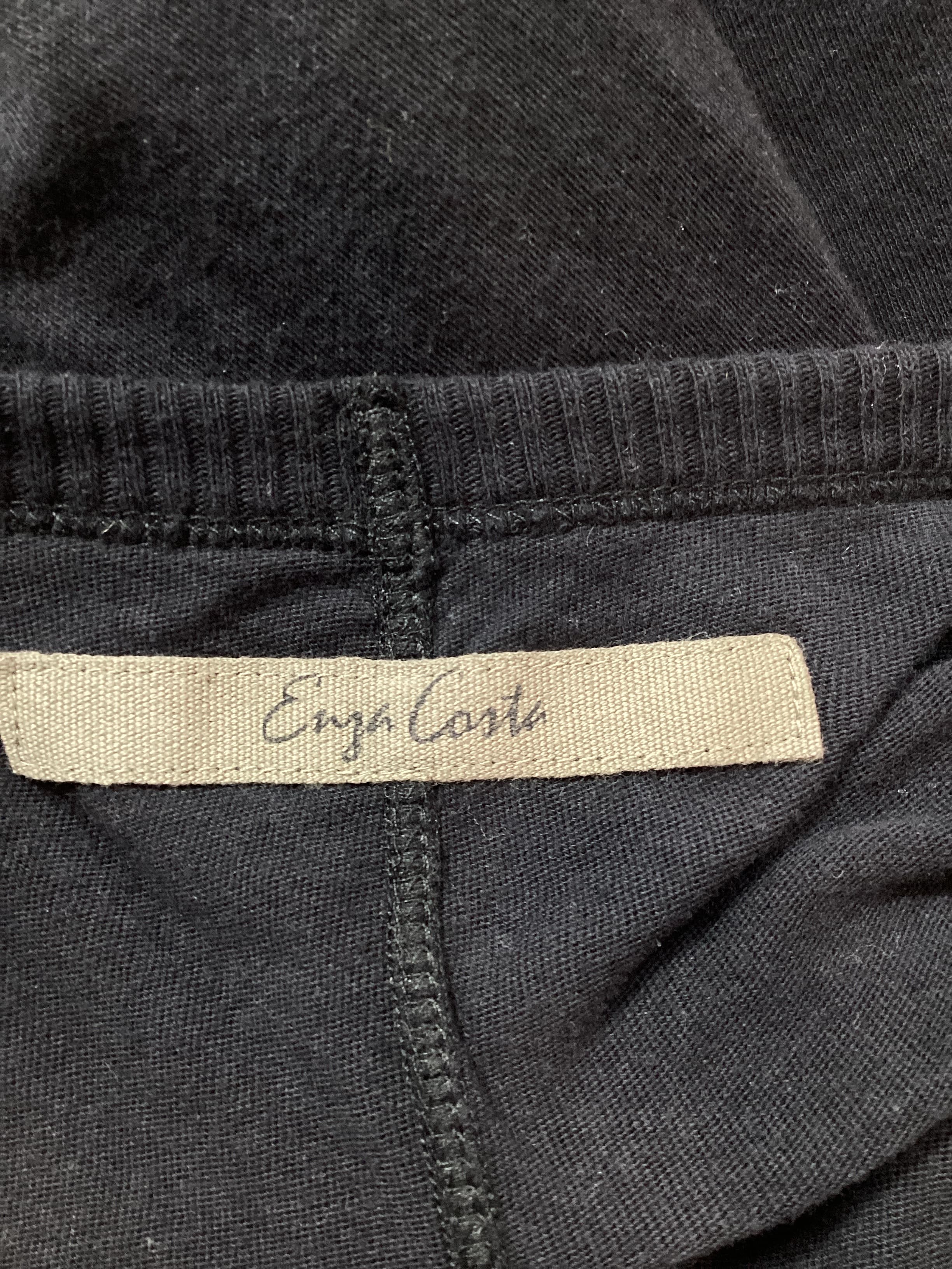 First Layered Cuffed V Top In Black - Image 4