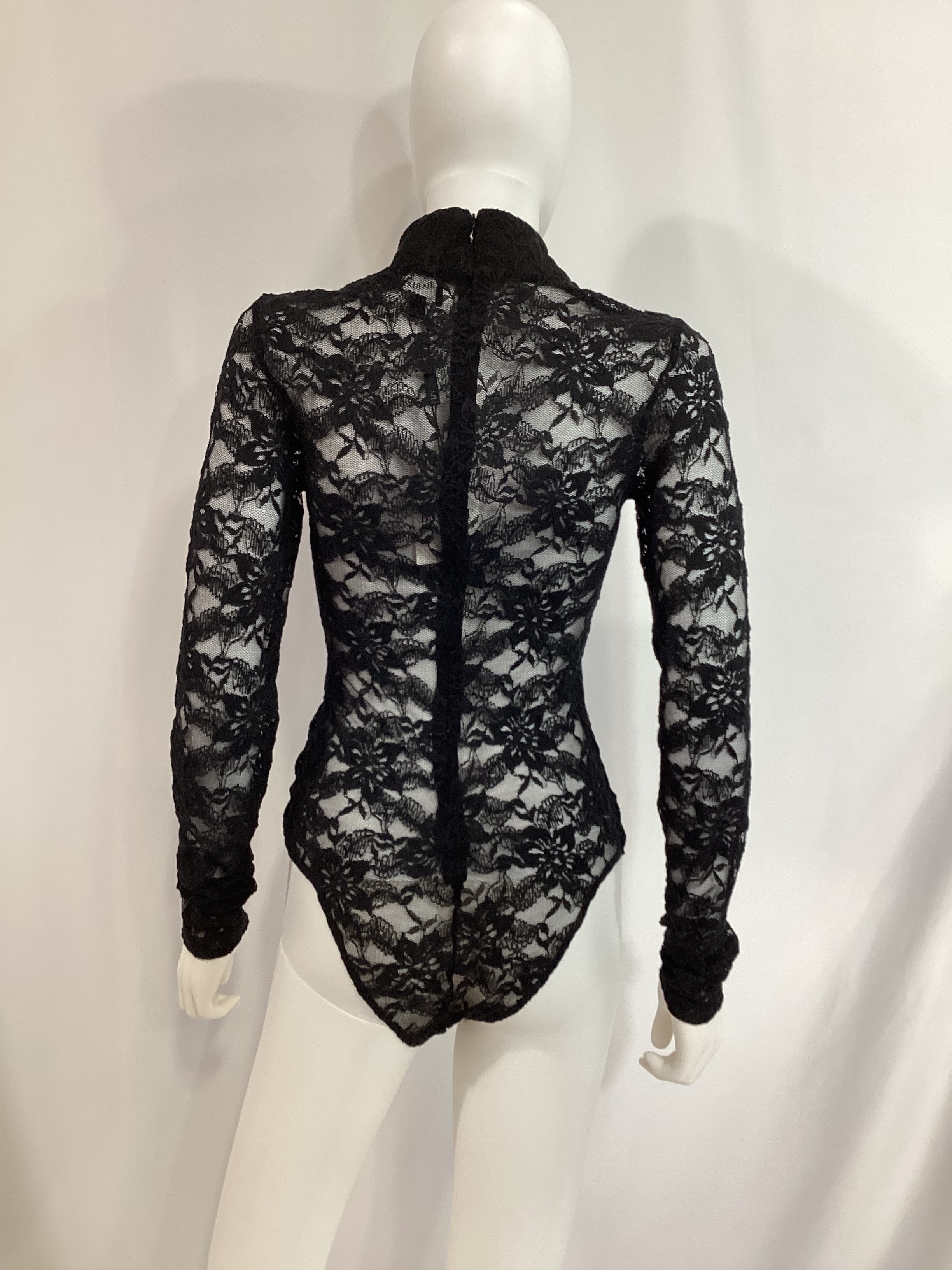 Vezza Lace Bodysuit In Black - Image 4