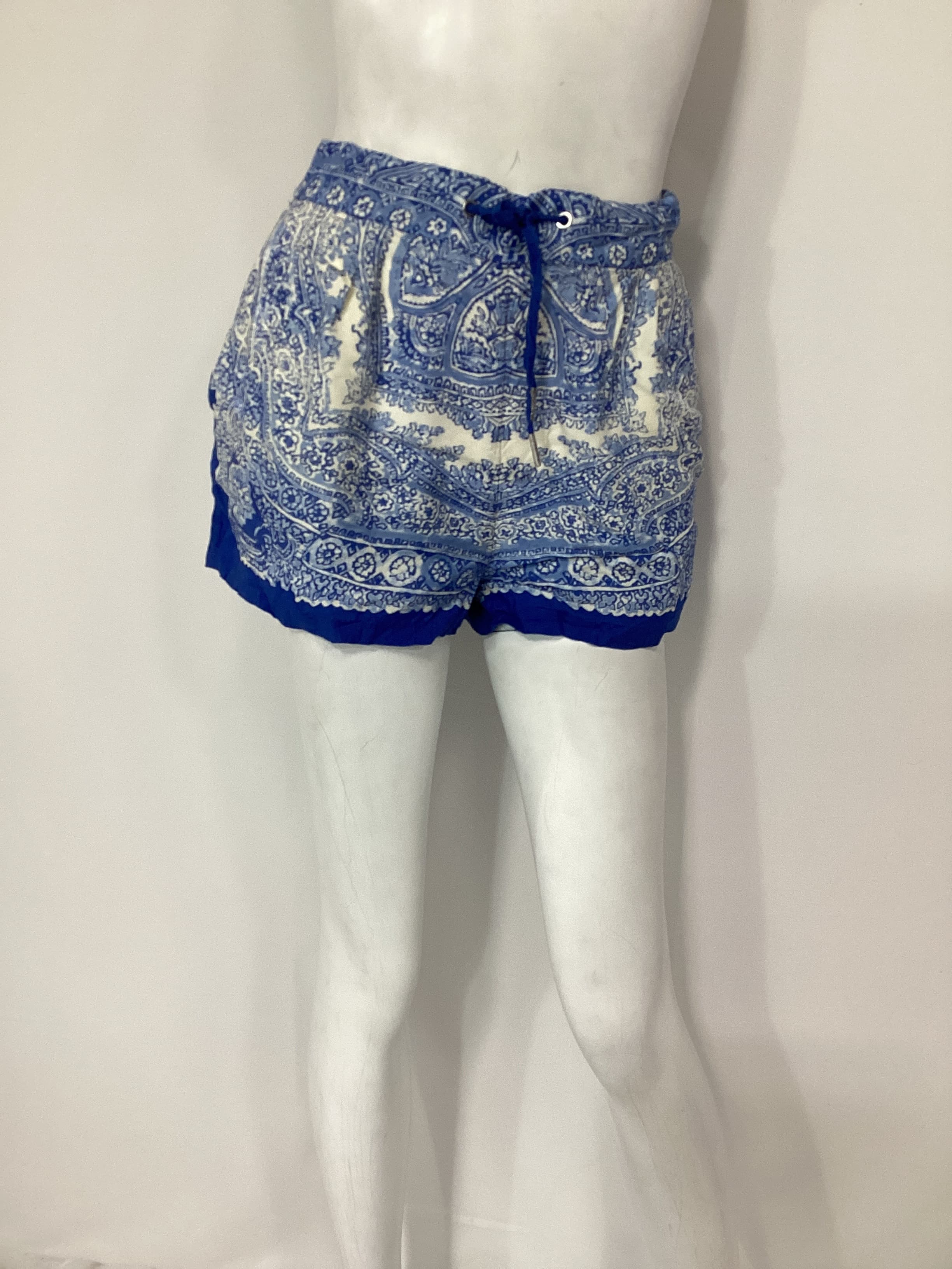 Aleida Rafaela Shorts In Blue & White - Image 2