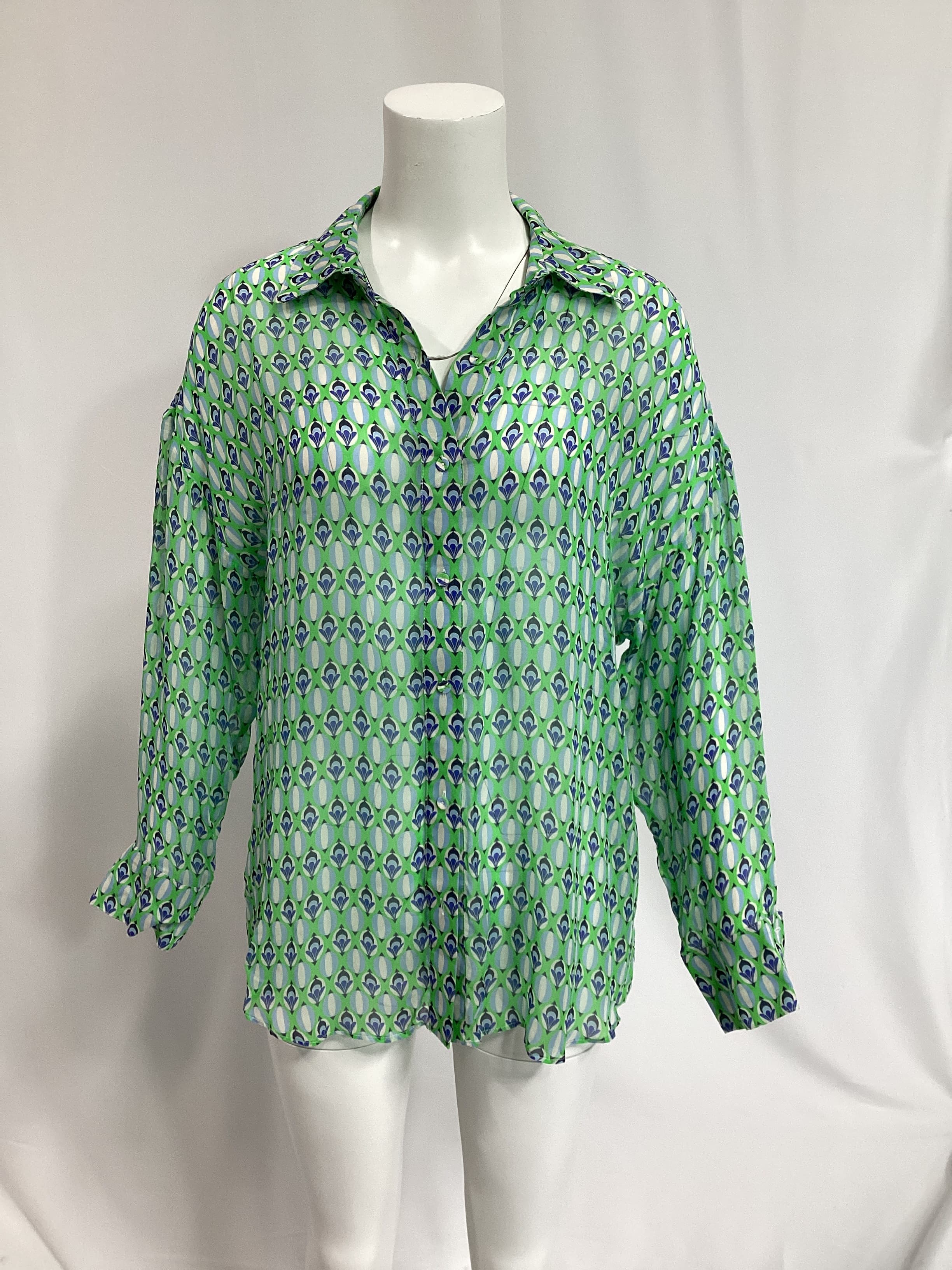 The Friday Shirt In Retro Mosaic Print - Image 3
