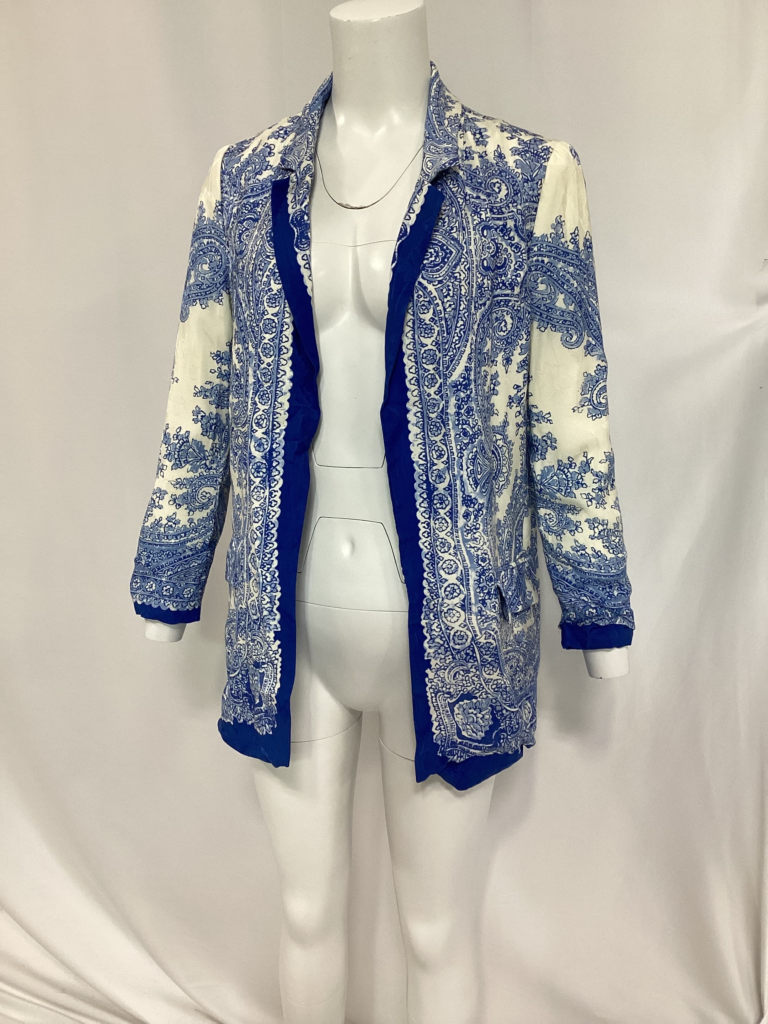 Aleida Rafaella Blazer In Blue & White - Image 4