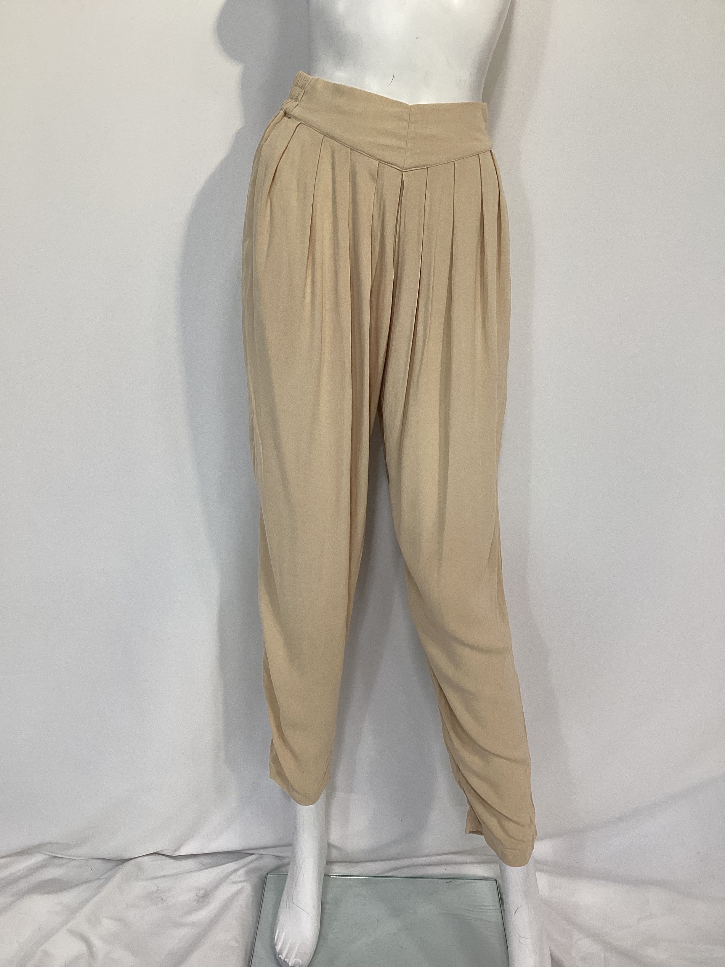Tanah Solid 80s Pleated Trouser In Doe - Image 2