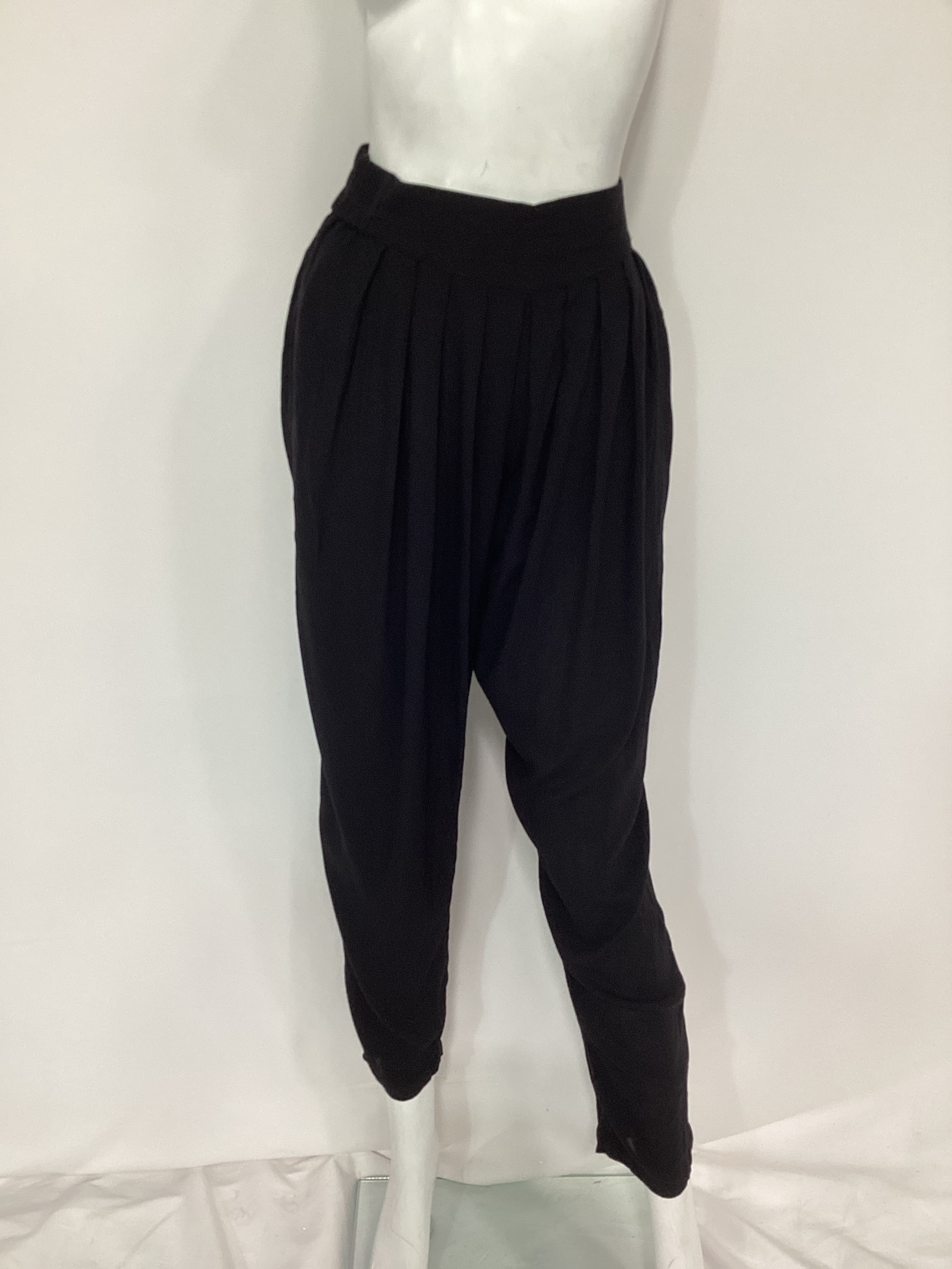 Tanah Solid 80s Pleated Trouser In Black - Image 4