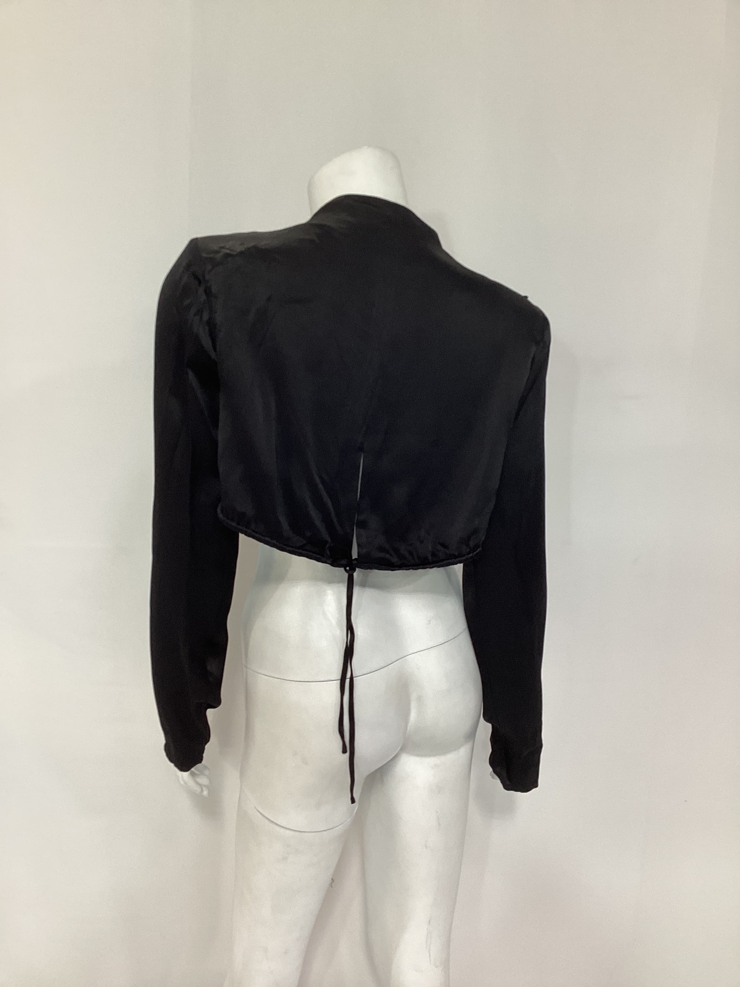 Chelsie Crop Top In Black - Image 3