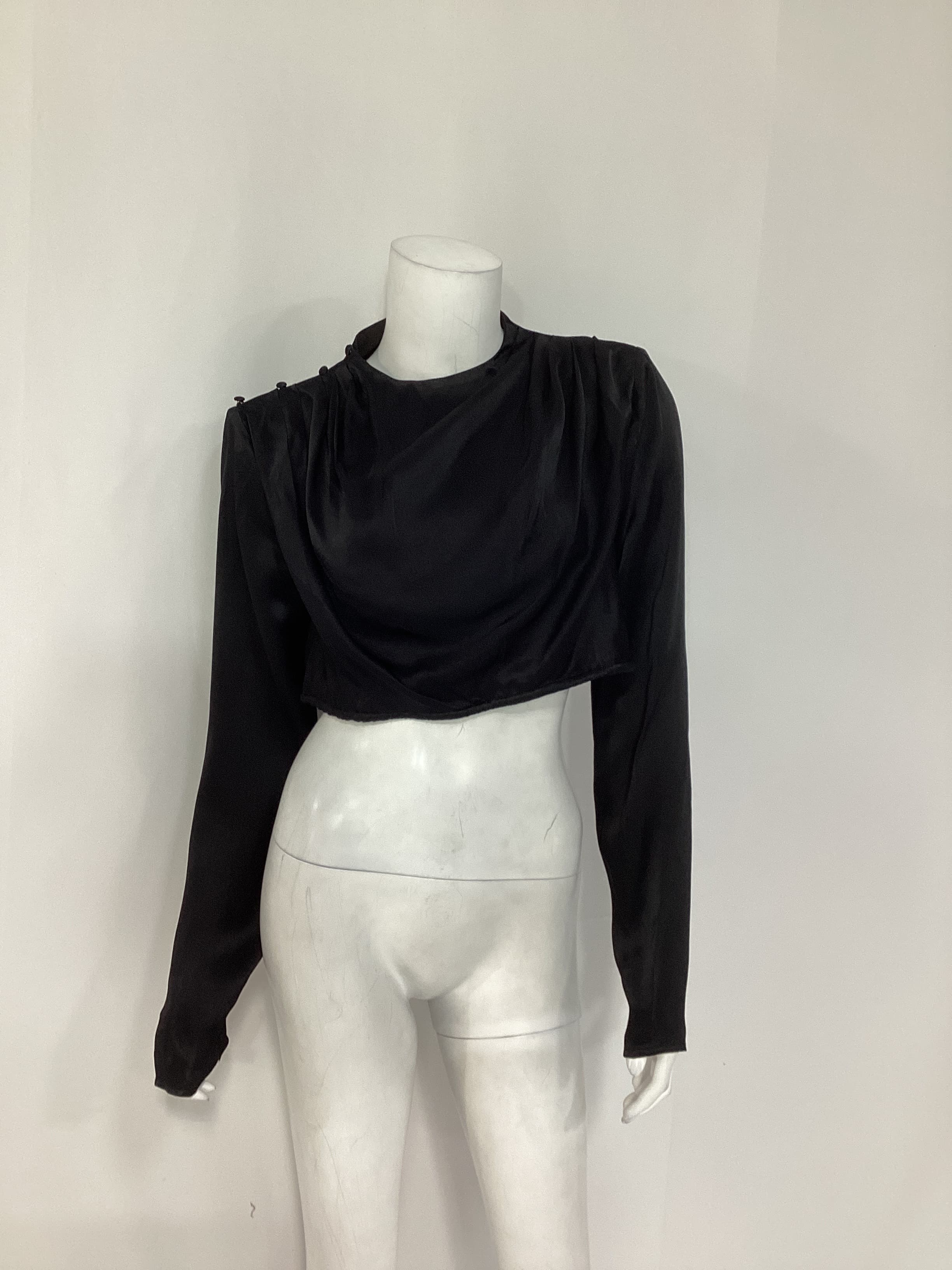 Chelsie Crop Top In Black - Image 4