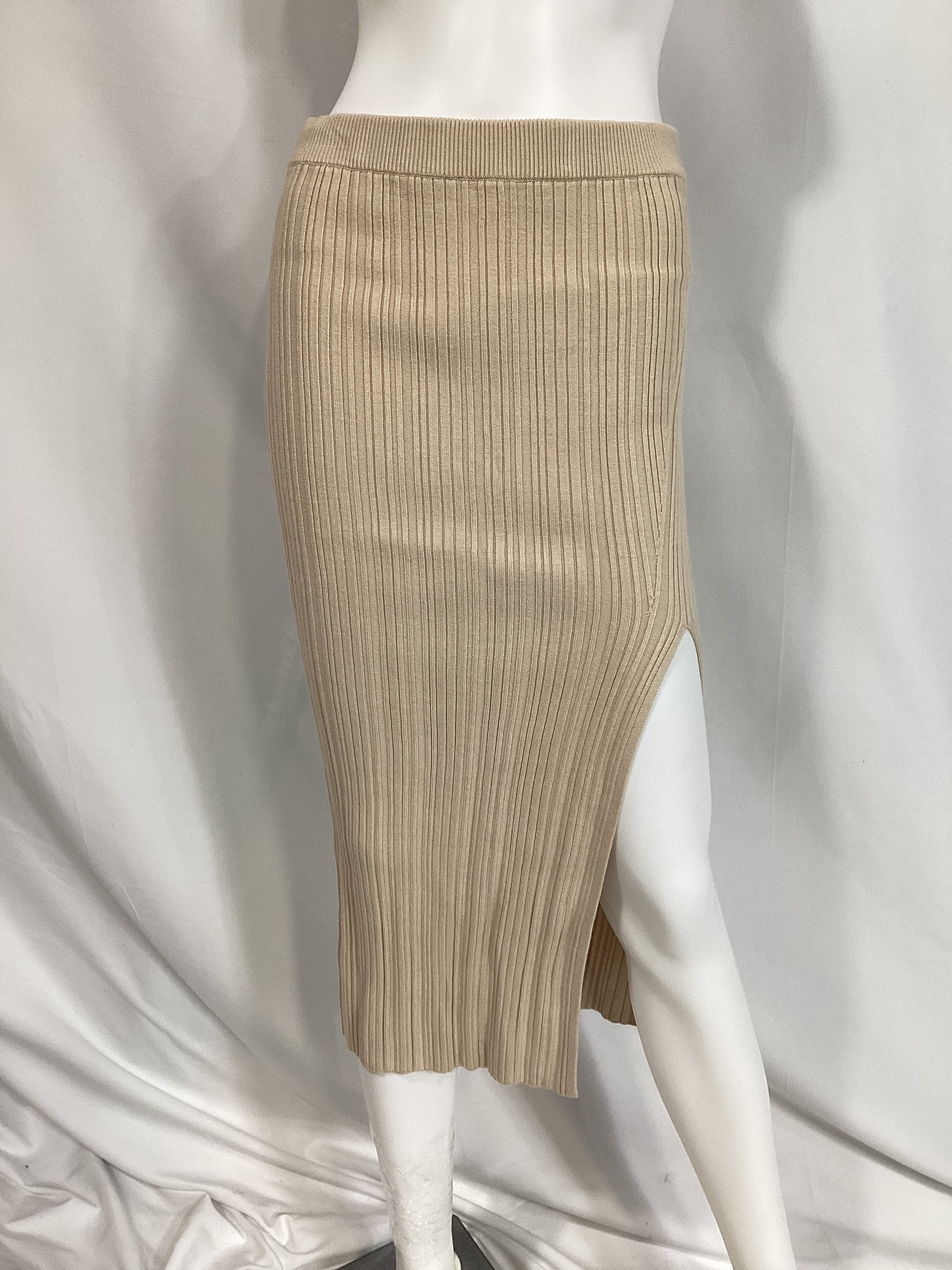Hyda Slit Midi Skirt In Cream - Image 3