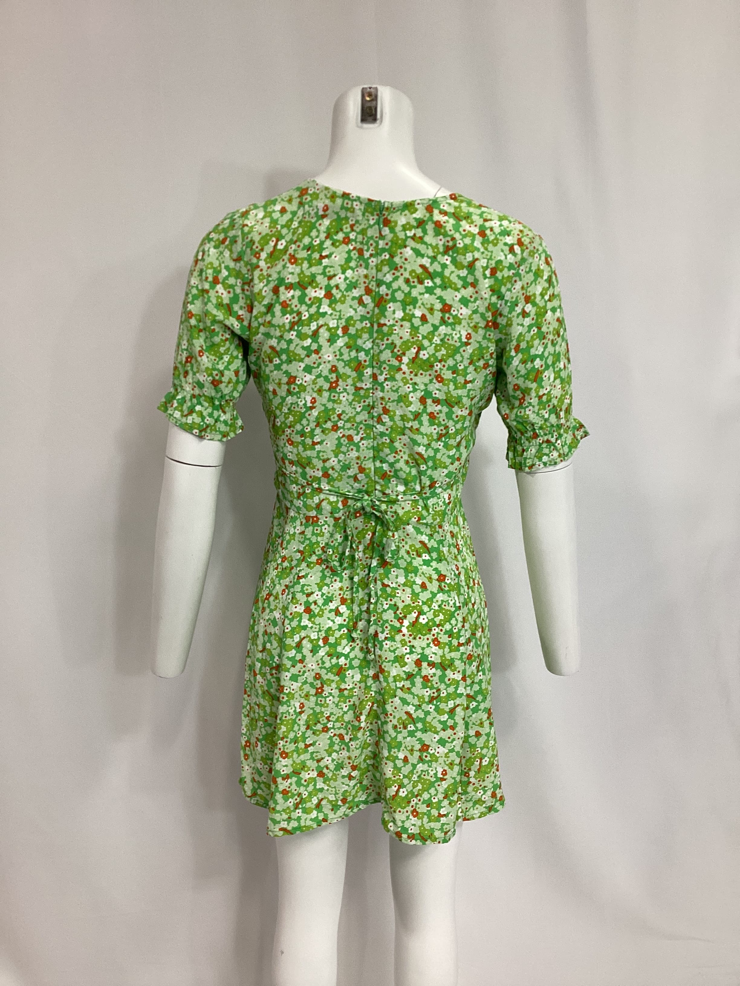 La Belle Mini Dress In Lou Floral Print Green - Image 2
