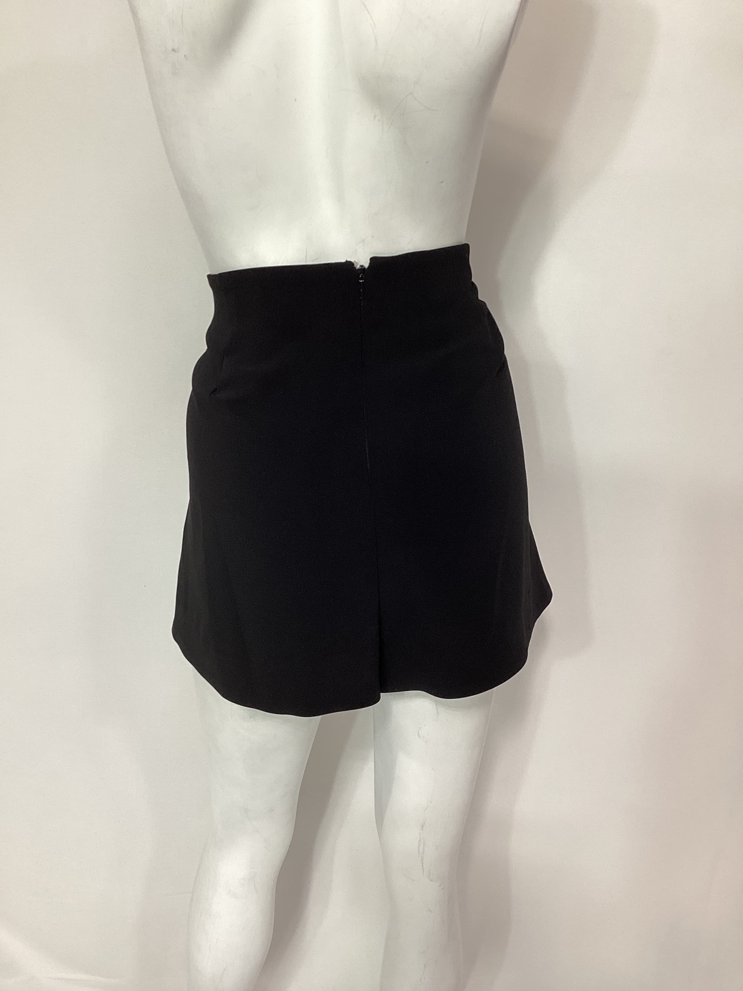 L'academie By Marianna Cannes Skort In Black - Image 2