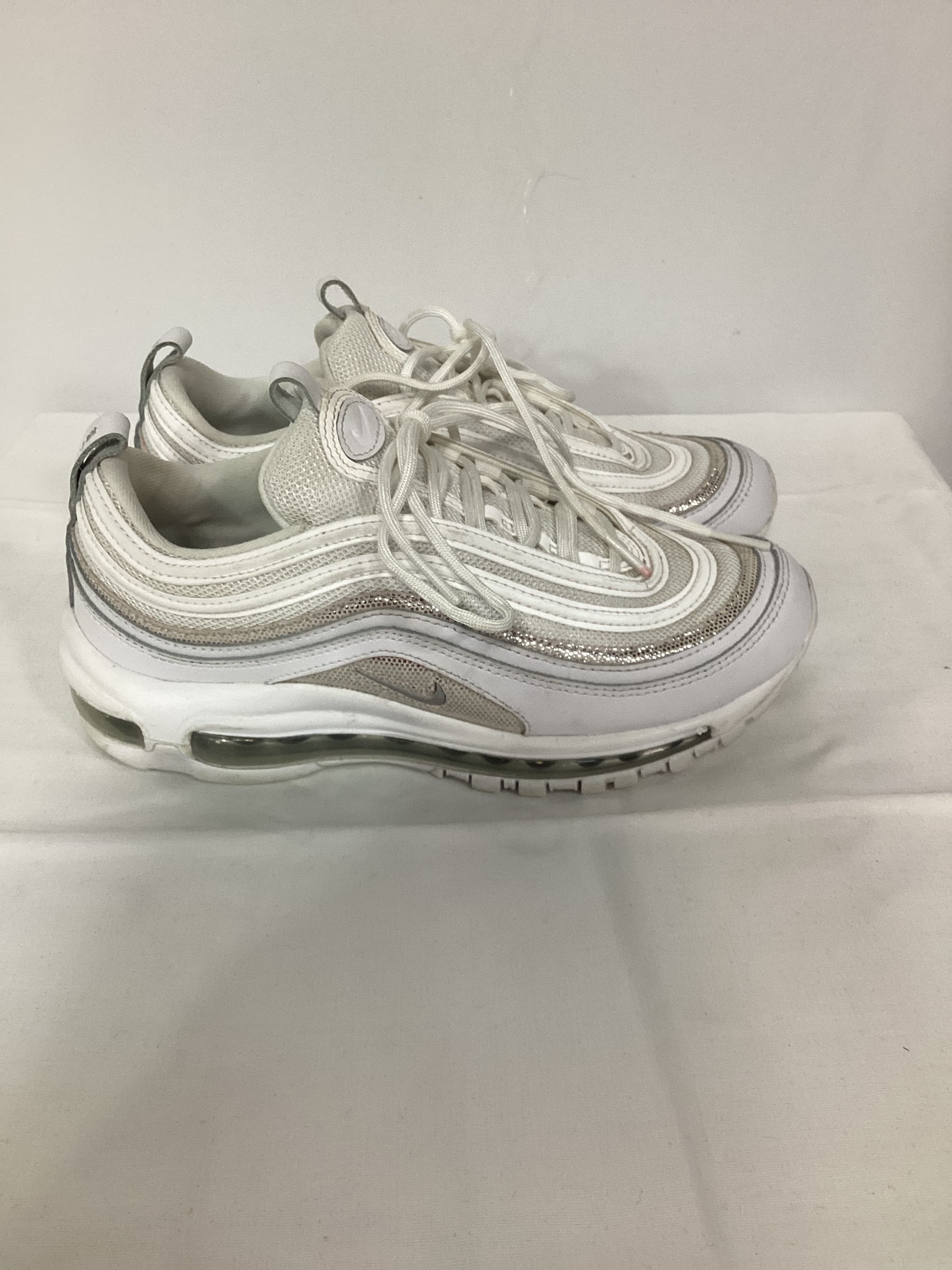 Air Max 97 Sneaker In White, Chrome, & Platinum Tint - Image 2
