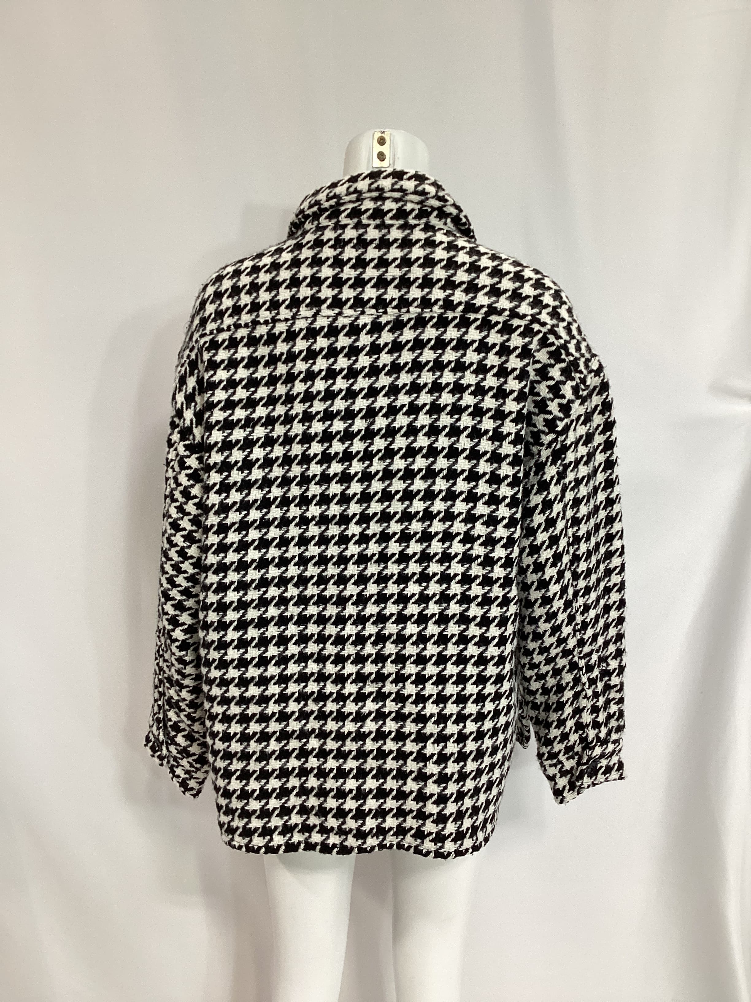 Libby Shirt Jacket In Houndstooth - Image 2