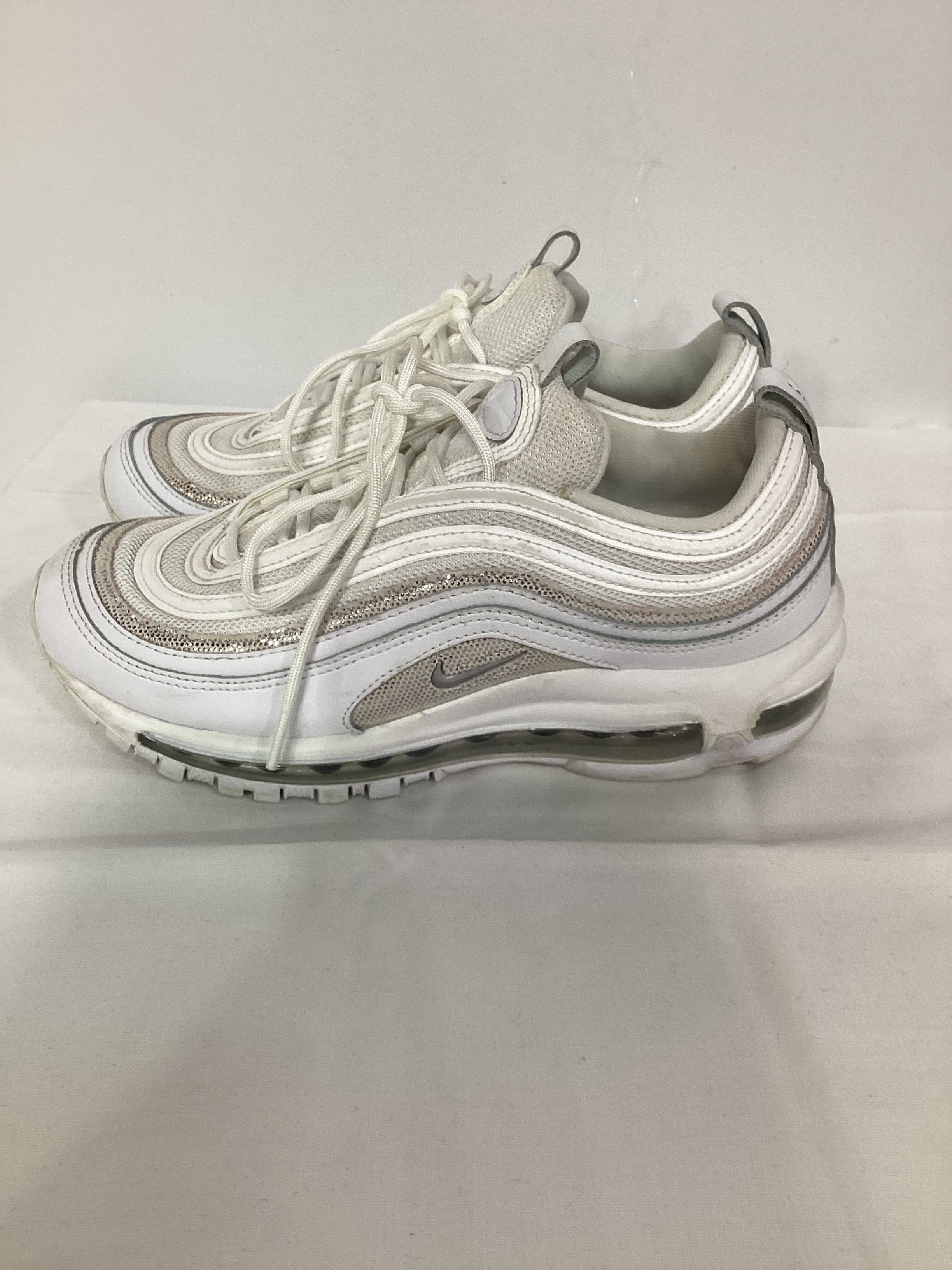 Air Max 97 Sneaker In White, Chrome, & Platinum Tint - Image 3