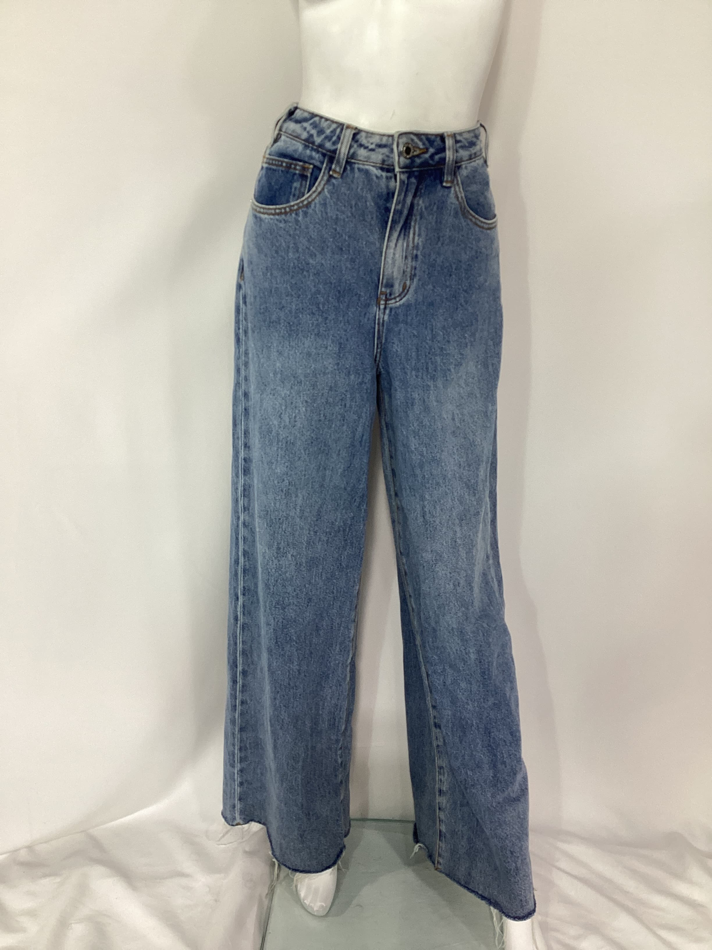 Wide Leg Jean In Denim Blue - Image 4