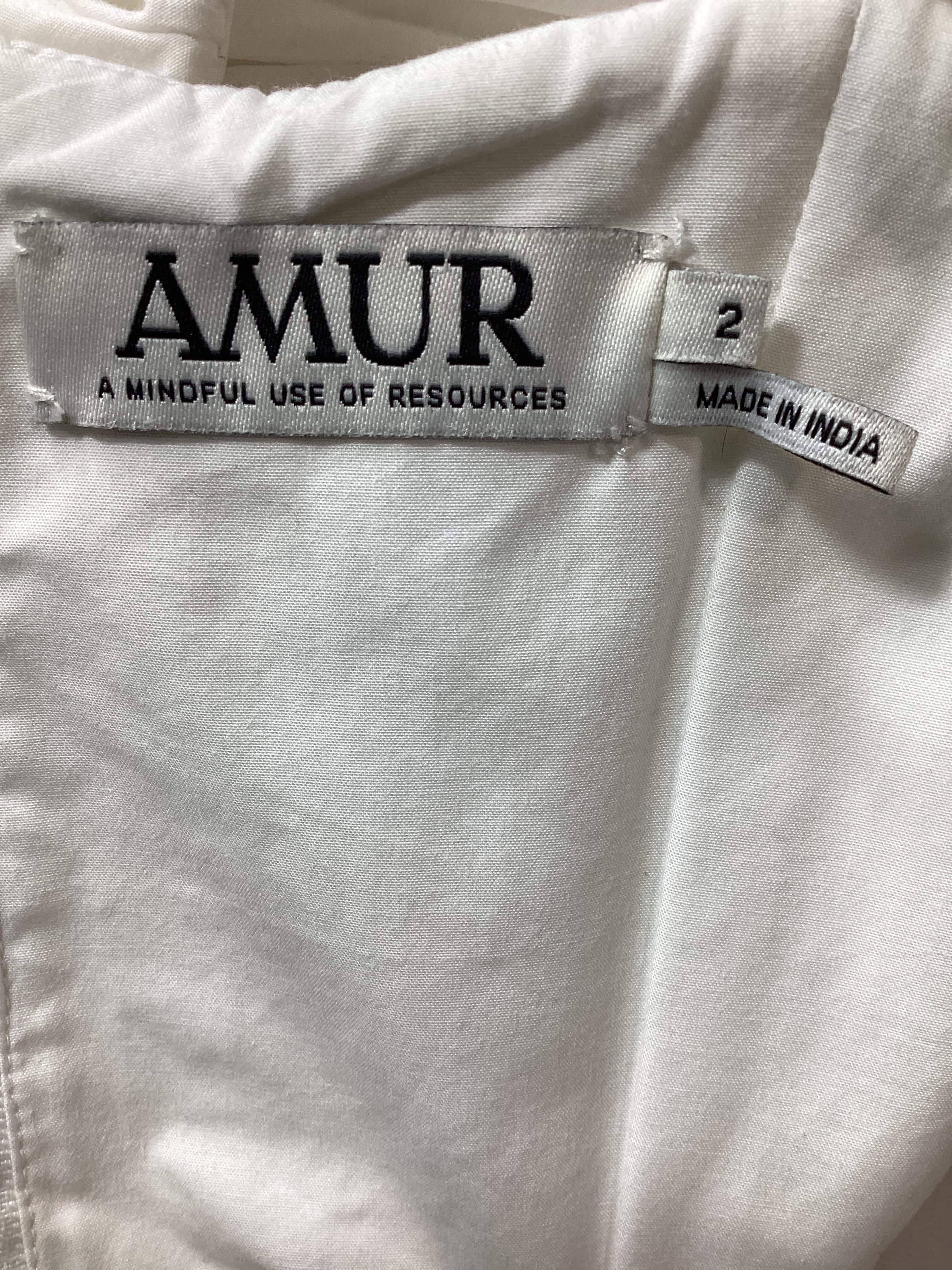 Twain Crop Top In White - Image 3