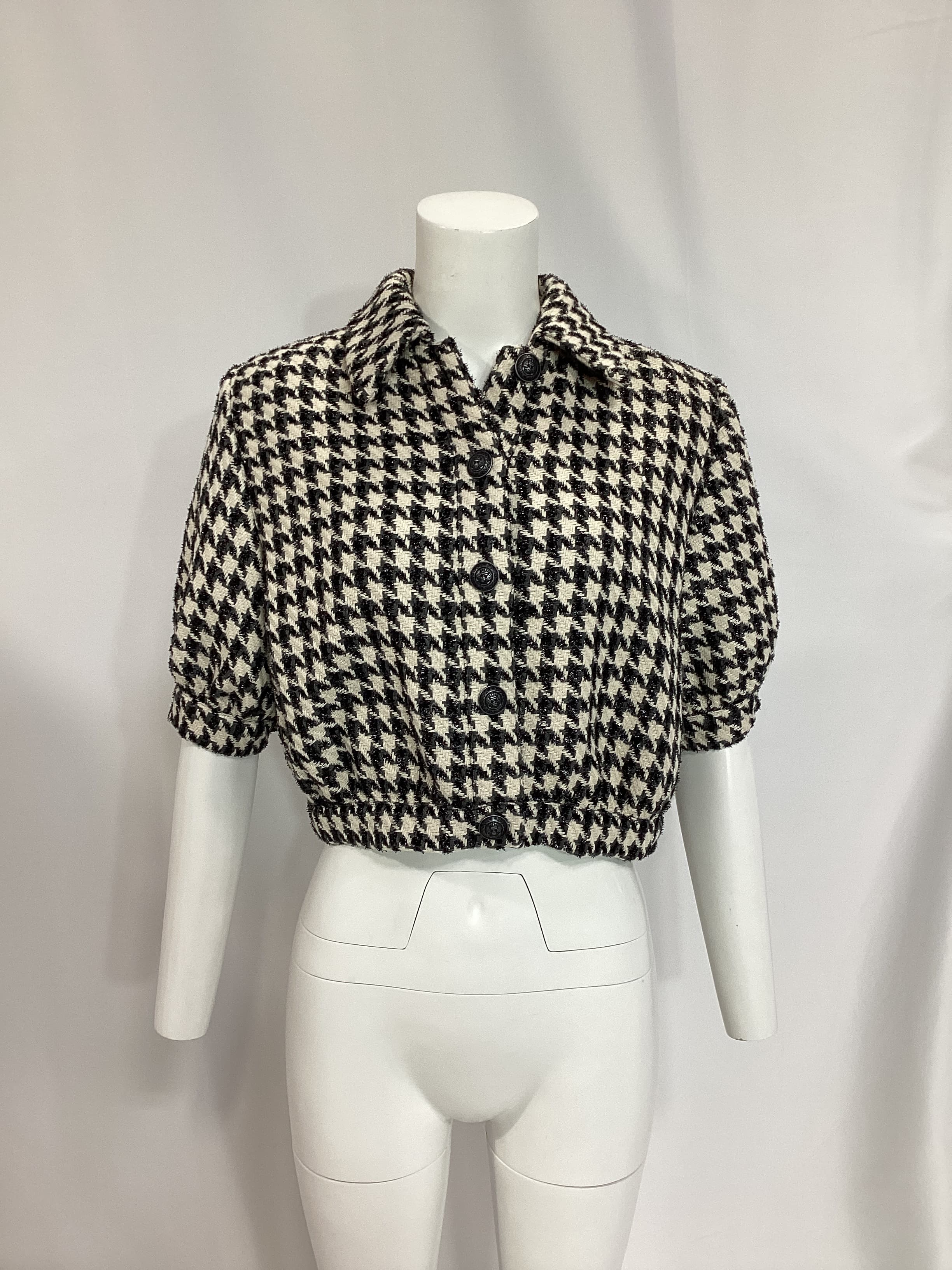 Cove Crop Top In Latte, Grey & Black Houndstooth - Image 2