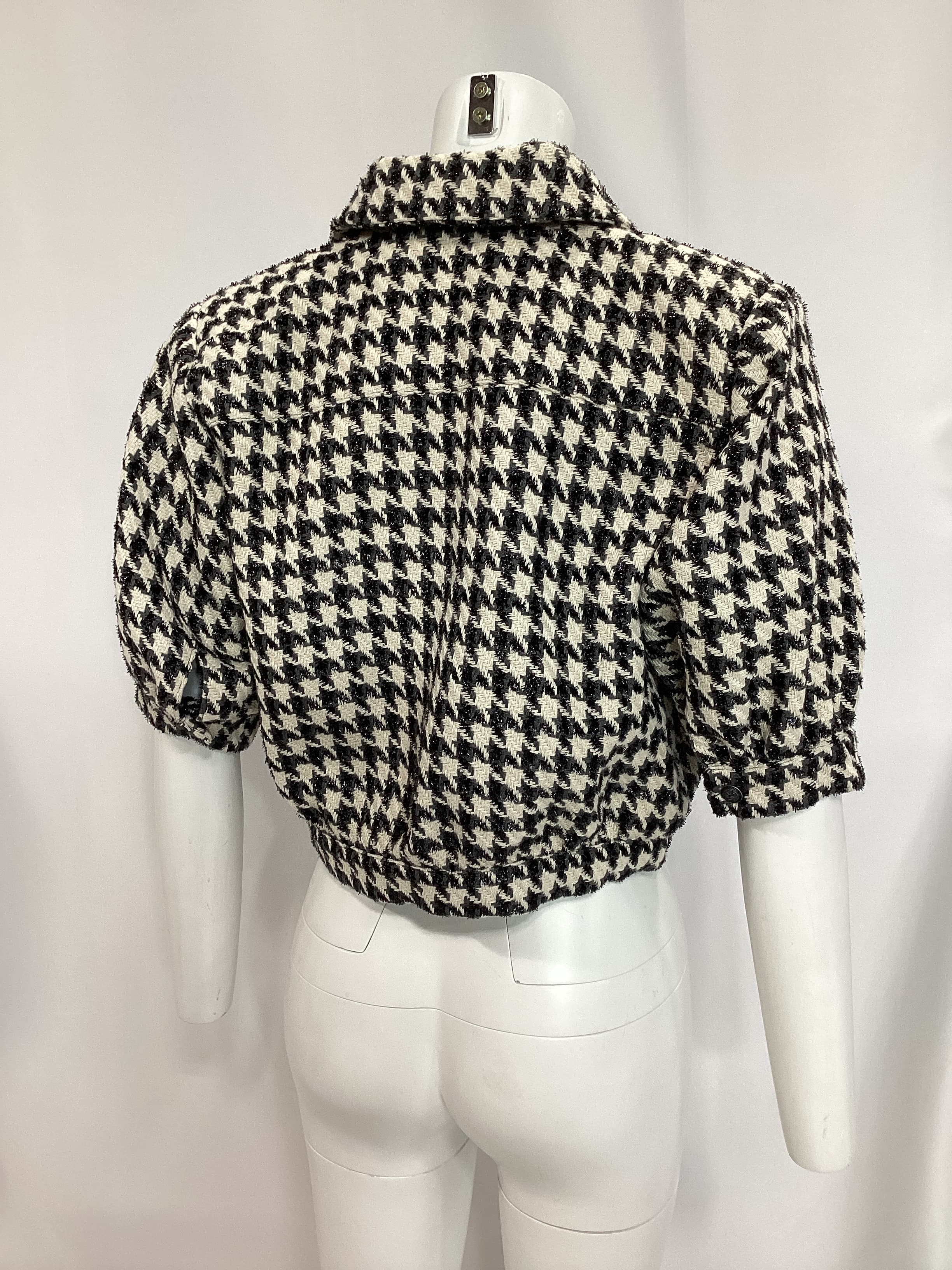 Cove Crop Top In Latte, Grey & Black Houndstooth - Image 3