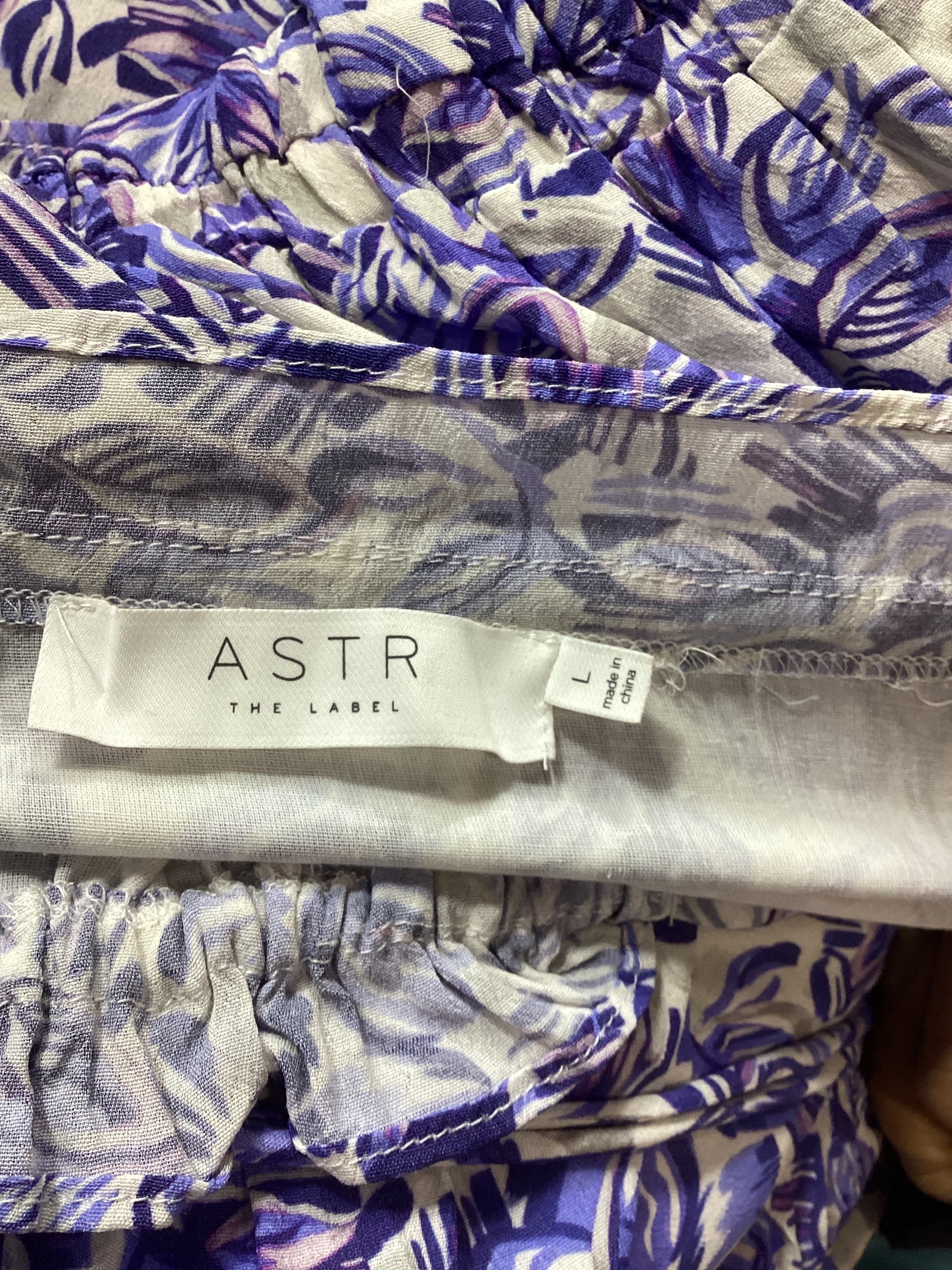 Viona Dress In Blue & White Multi - Image 2