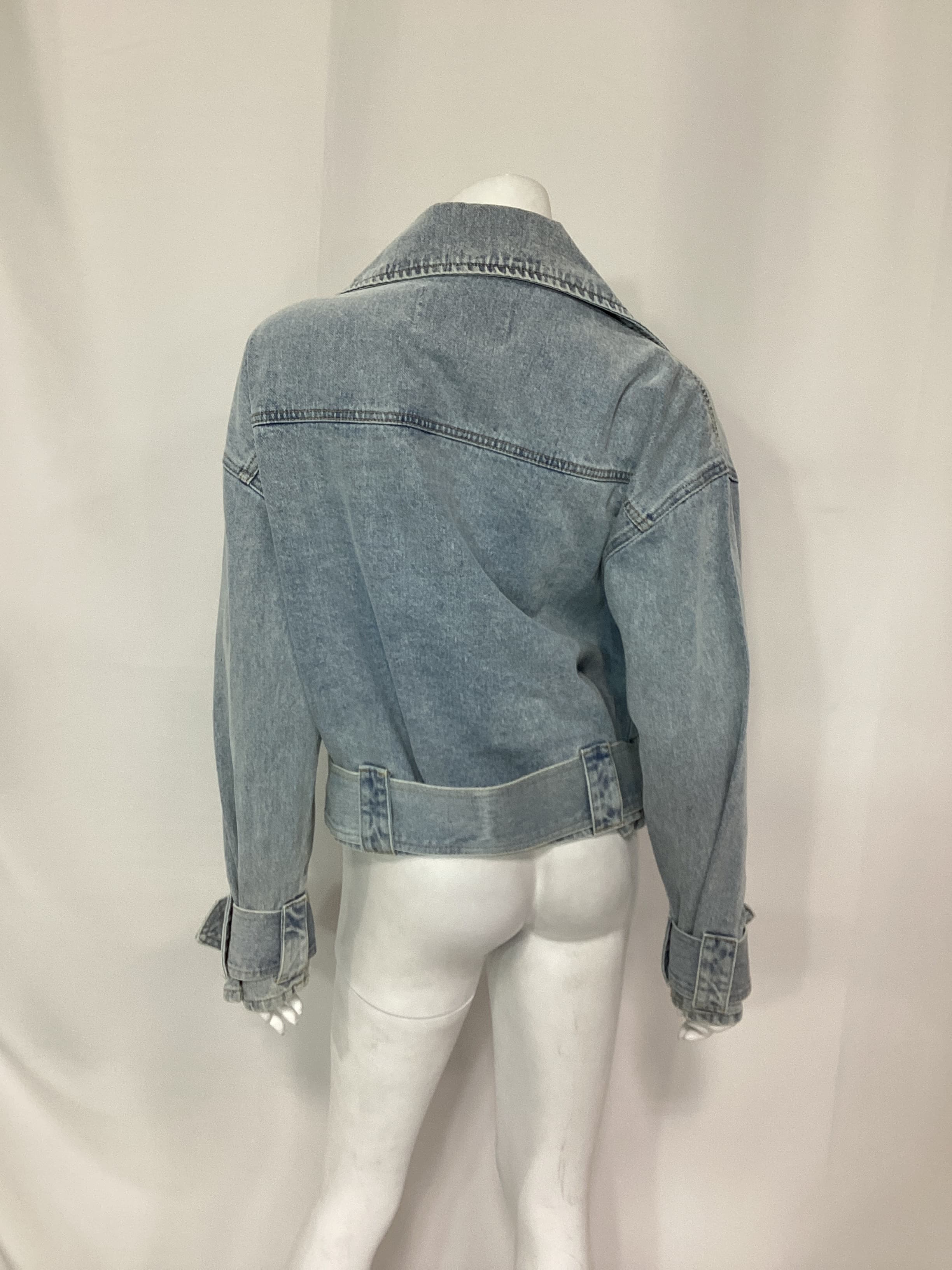 Kiera Denim Jacket In Mid Blue Wash - Image 2