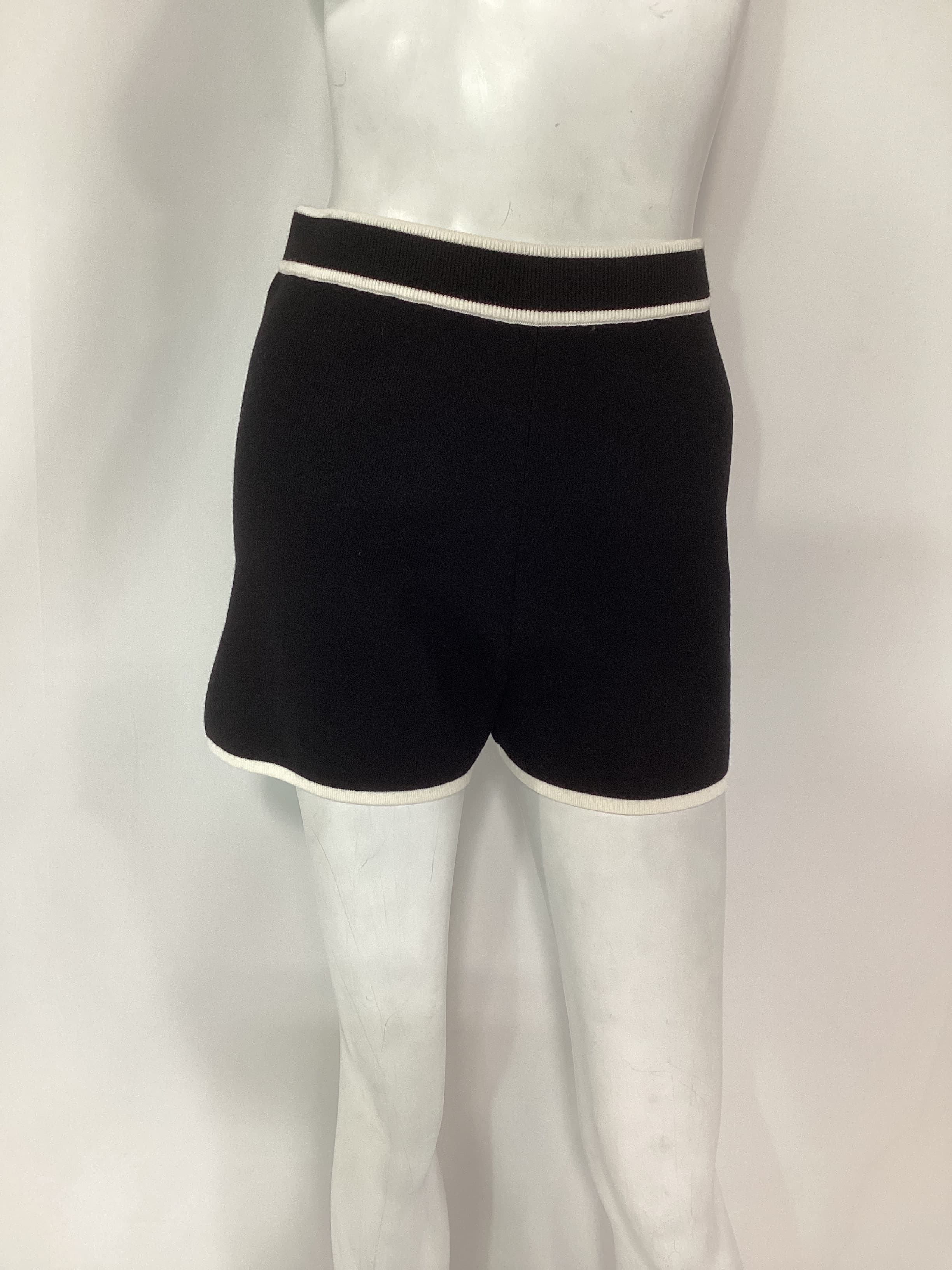 L'academie By Marianna Lida Knit Shorts In Black - Image 4